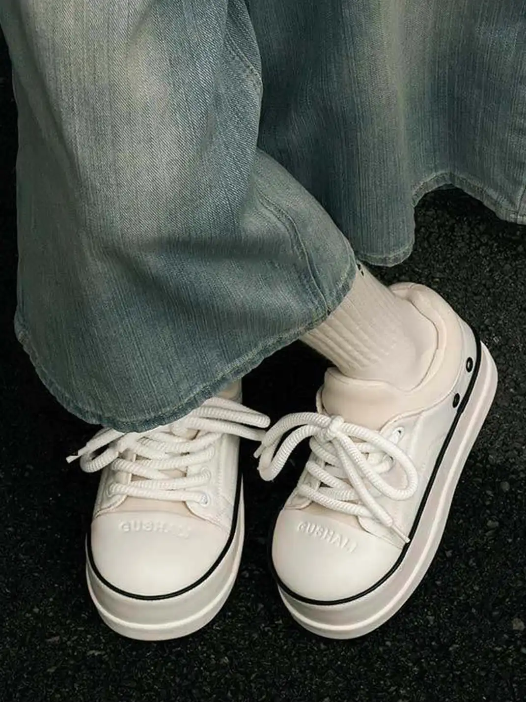 GSL | Retro Distressed Platform Sneakers-White
