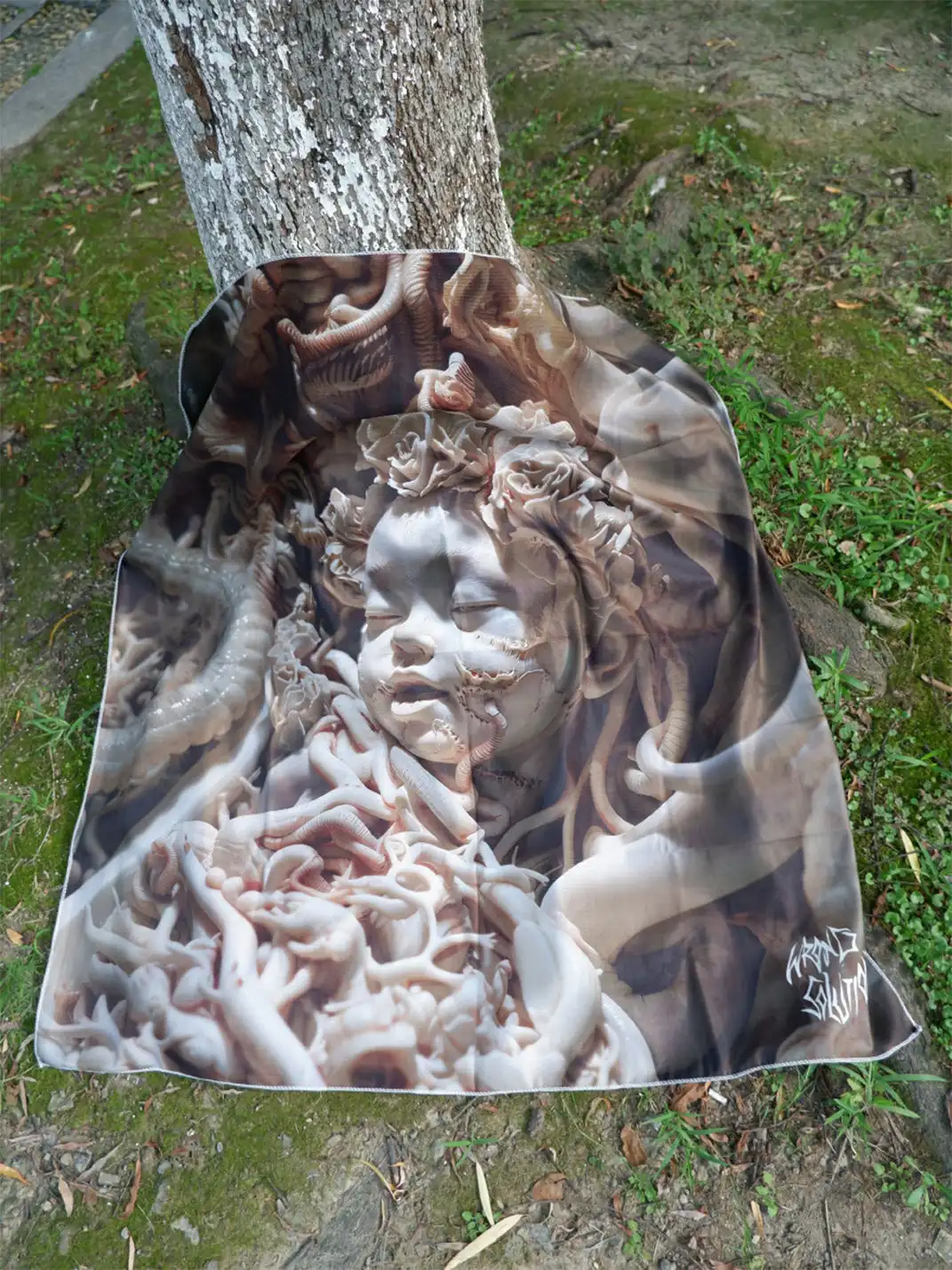 WrongSolution | "Embryo Dream 3" POPUP Limited Dossal Sofa Cover Tablecloth