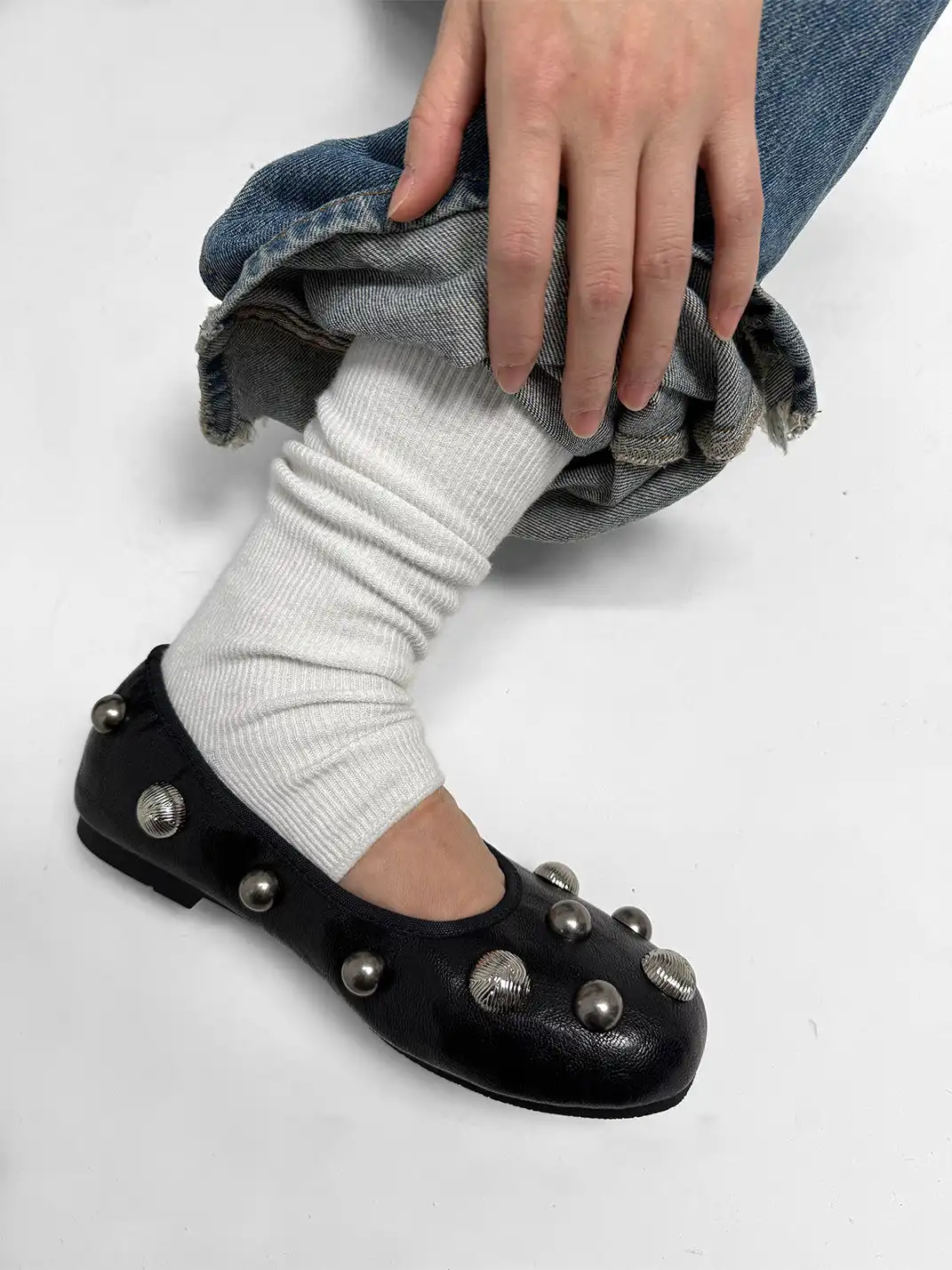 ABstract Garden | Vintage Studded Ballet Flats-Black