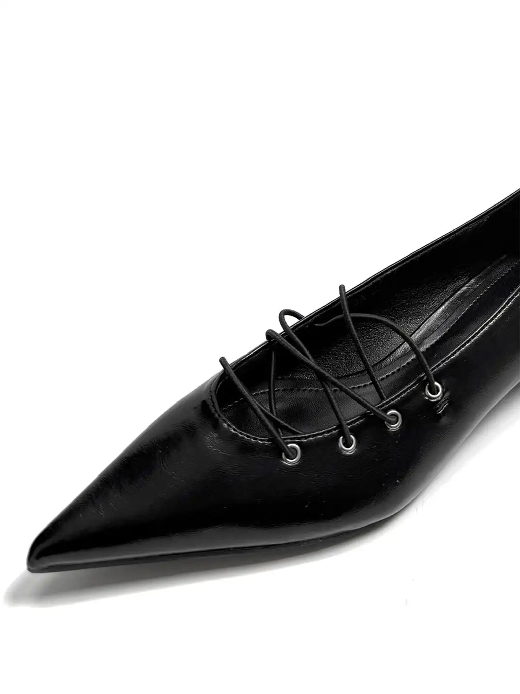 ABstract Garden | Pointed-Toe Shoes With Crisscross Straps-Black