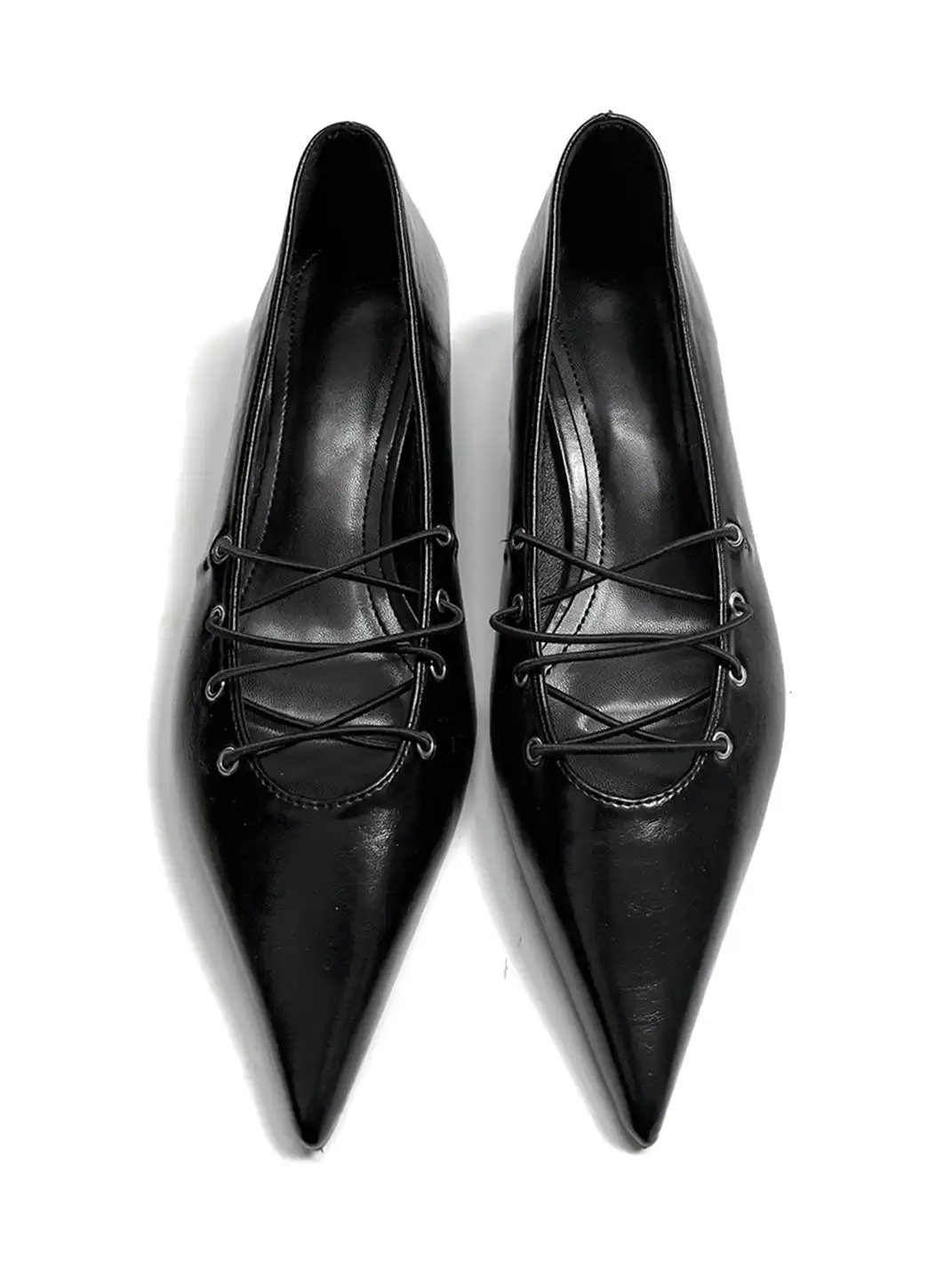 ABstract Garden | Pointed-Toe Shoes With Crisscross Straps-Black