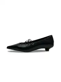 ABstract Garden | Pointed-Toe Shoes With Crisscross Straps-Black