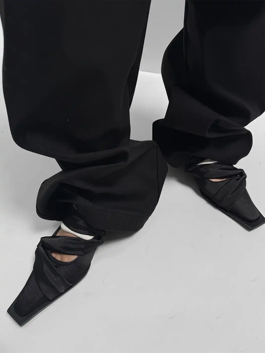 ABstract Garden | Satin Square Toe Low-Cut Shoes