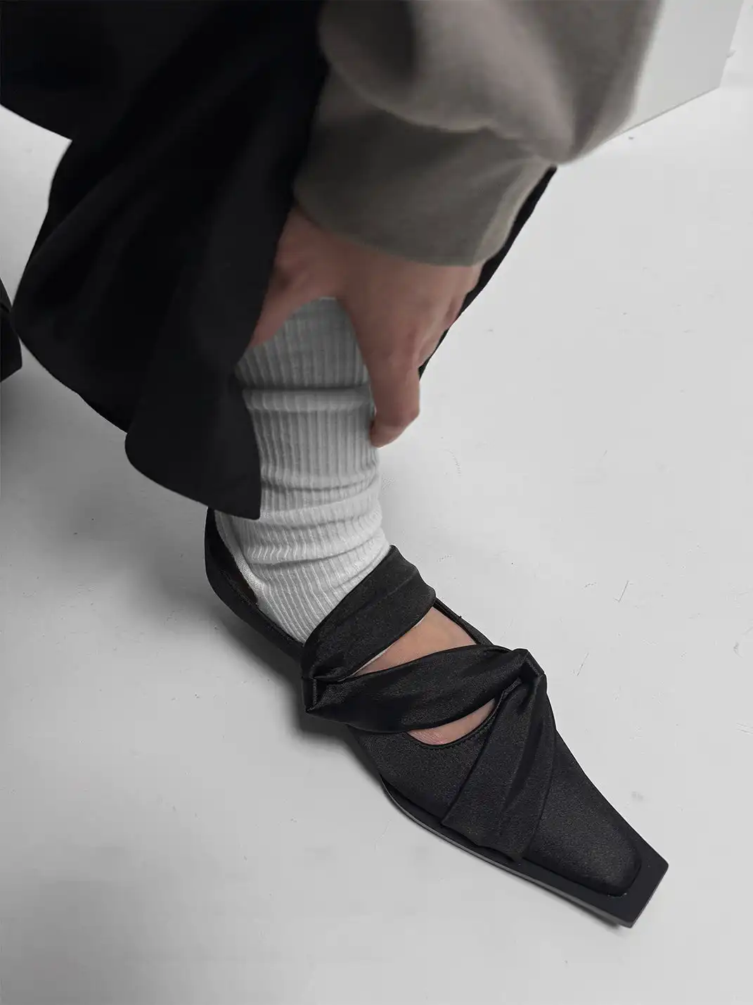 ABstract Garden | Satin Square Toe Low-Cut Shoes