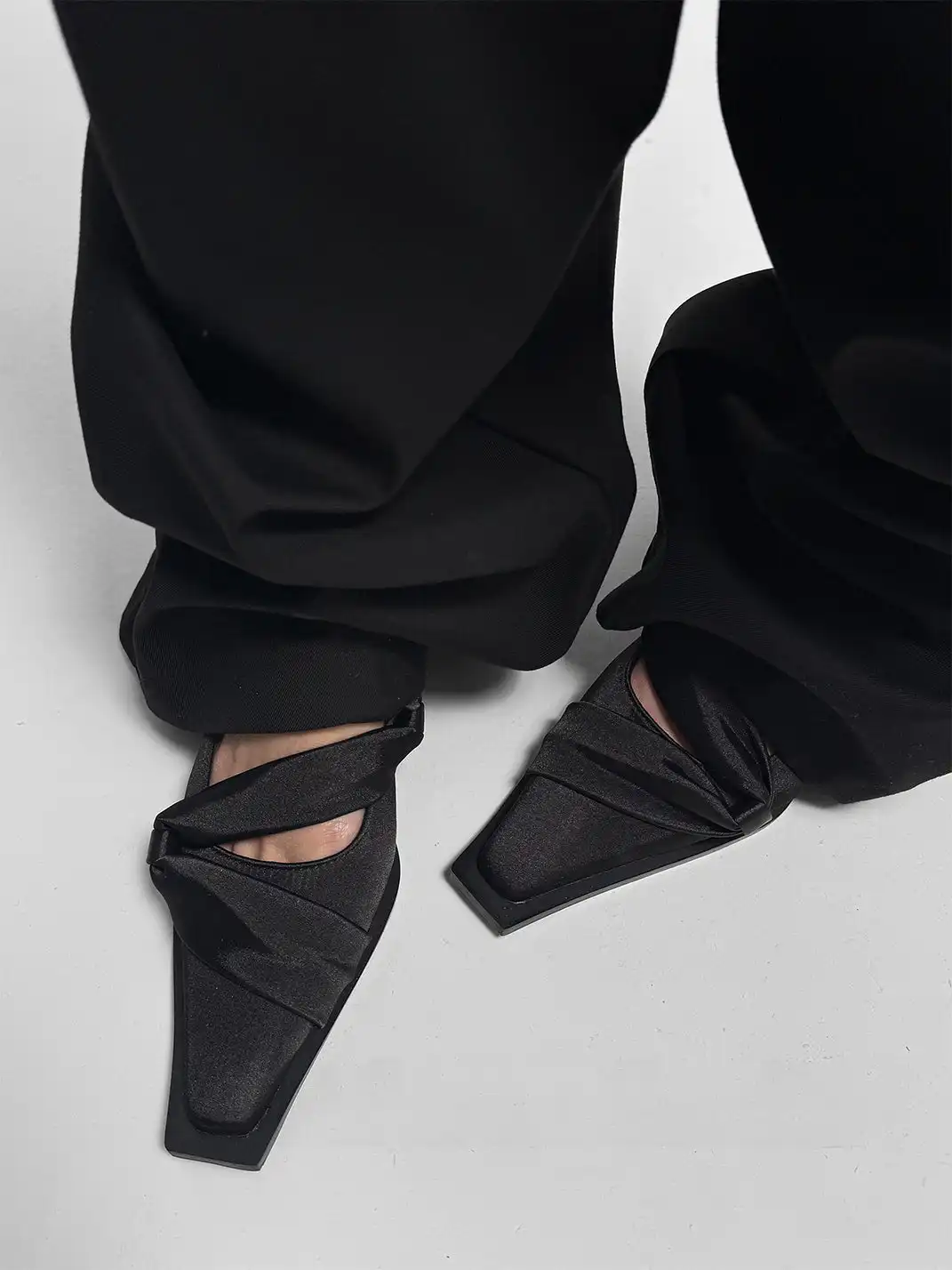 ABstract Garden | Satin Square Toe Low-Cut Shoes