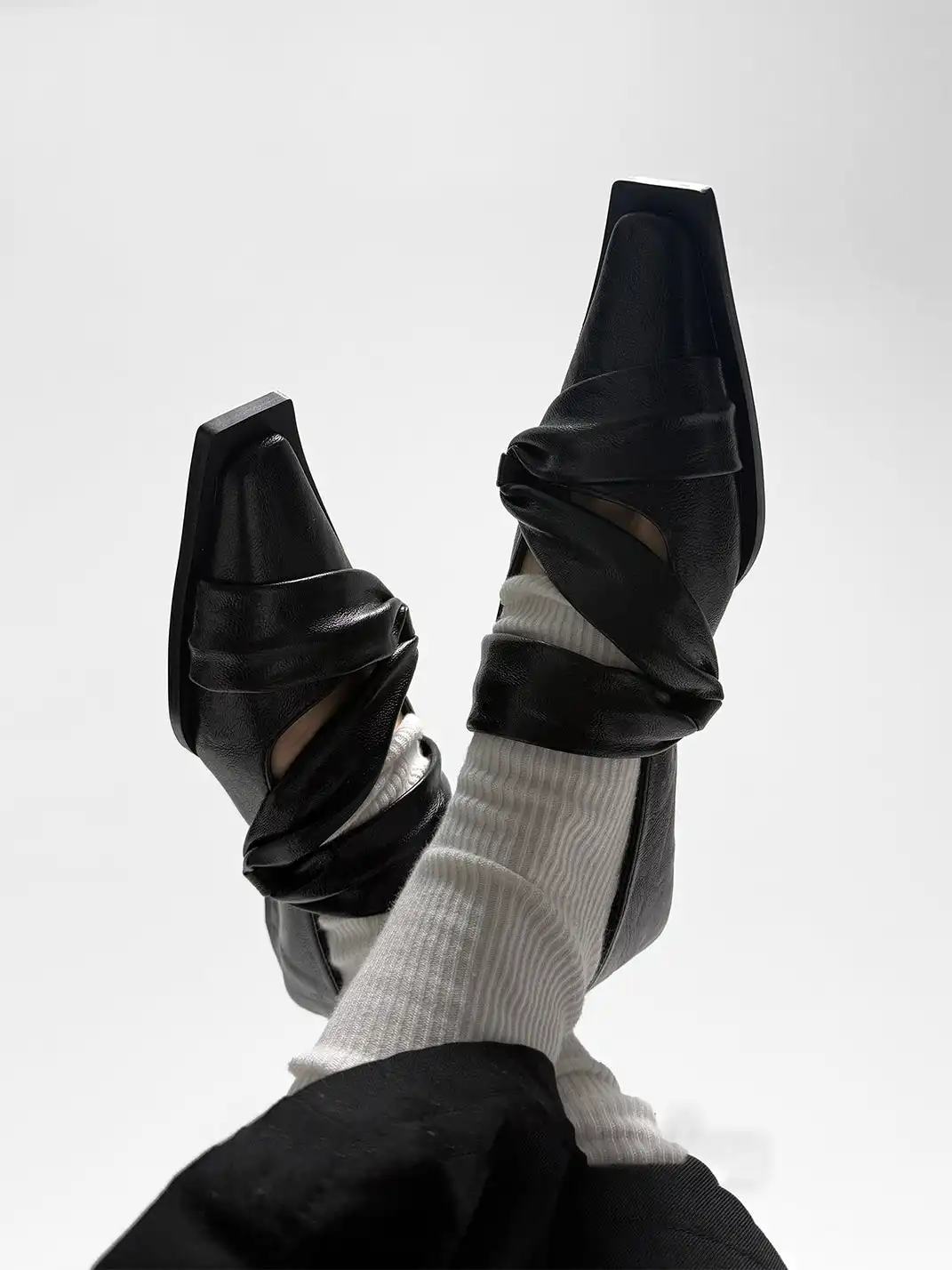 ABstract Garden | Leather Square-Toe Low-Cut Flats