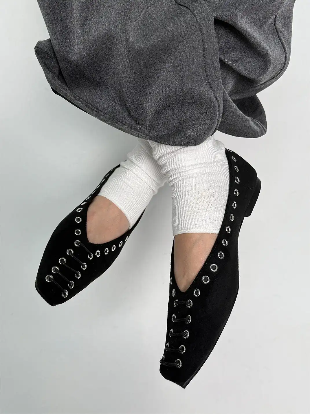 ABstract Garden | Studded Square-Toe Low-Cut Flat Shoes
