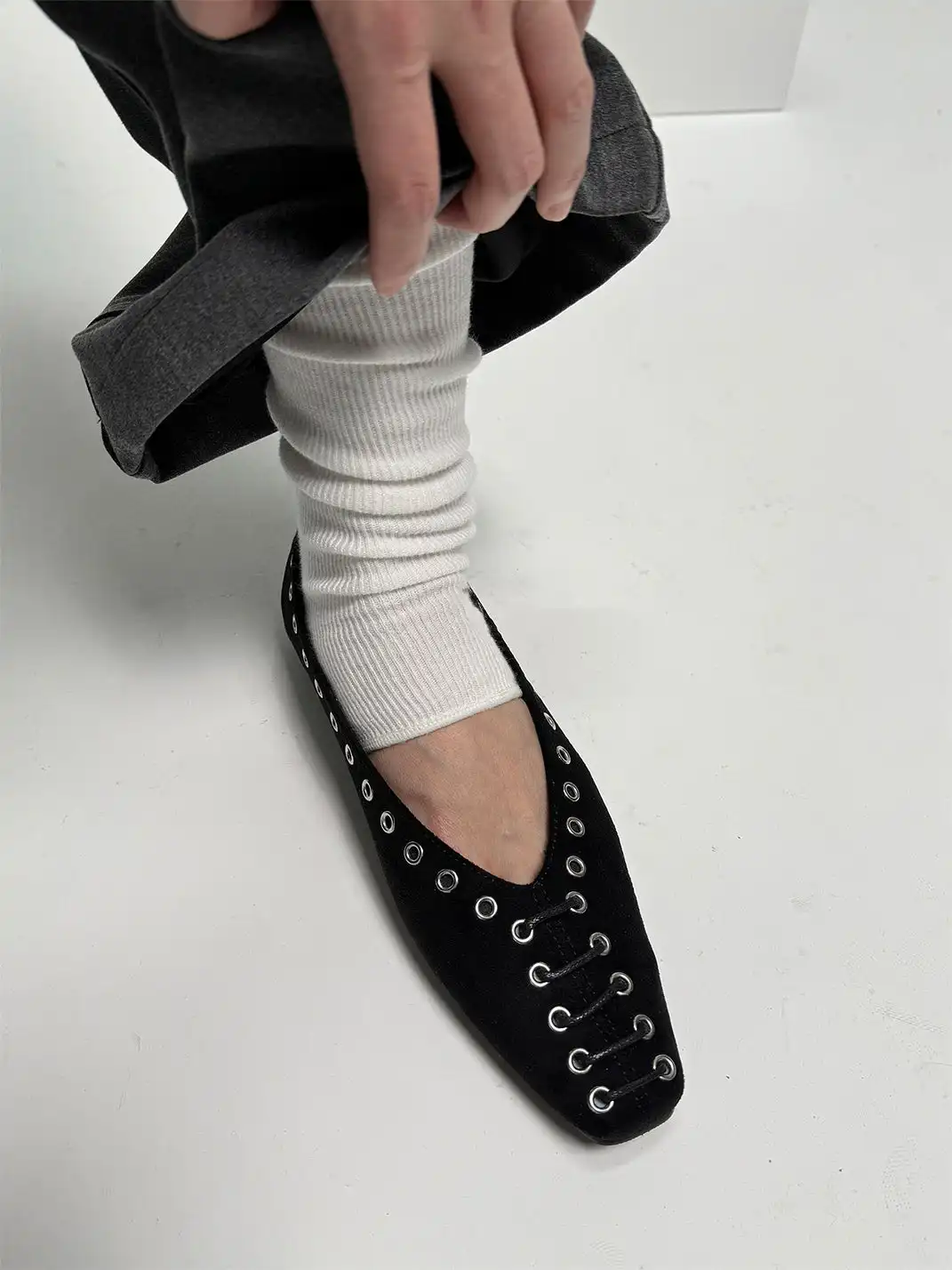 ABstract Garden | Studded Square-Toe Low-Cut Flat Shoes
