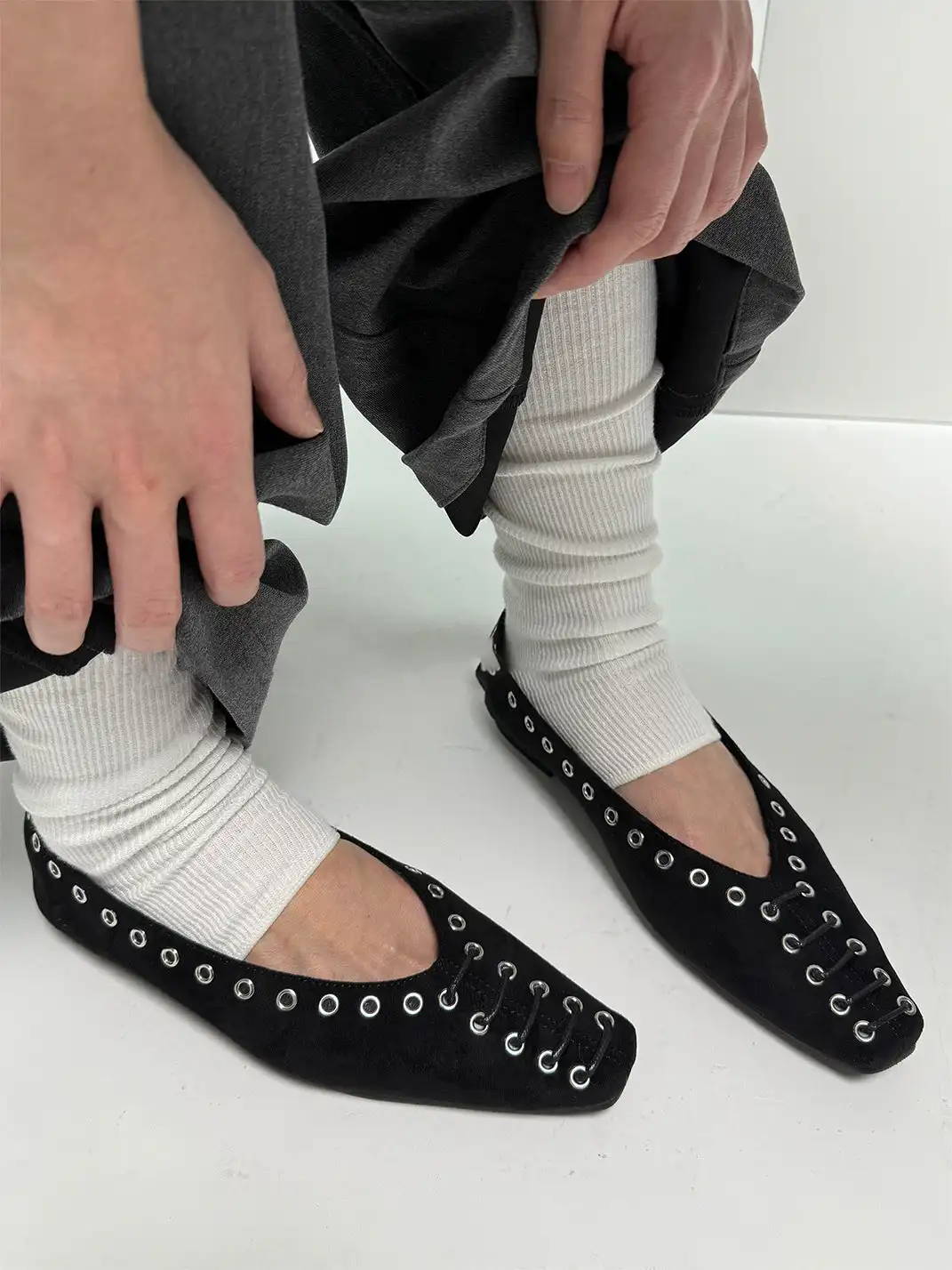 ABstract Garden | Studded Square-Toe Low-Cut Flat Shoes