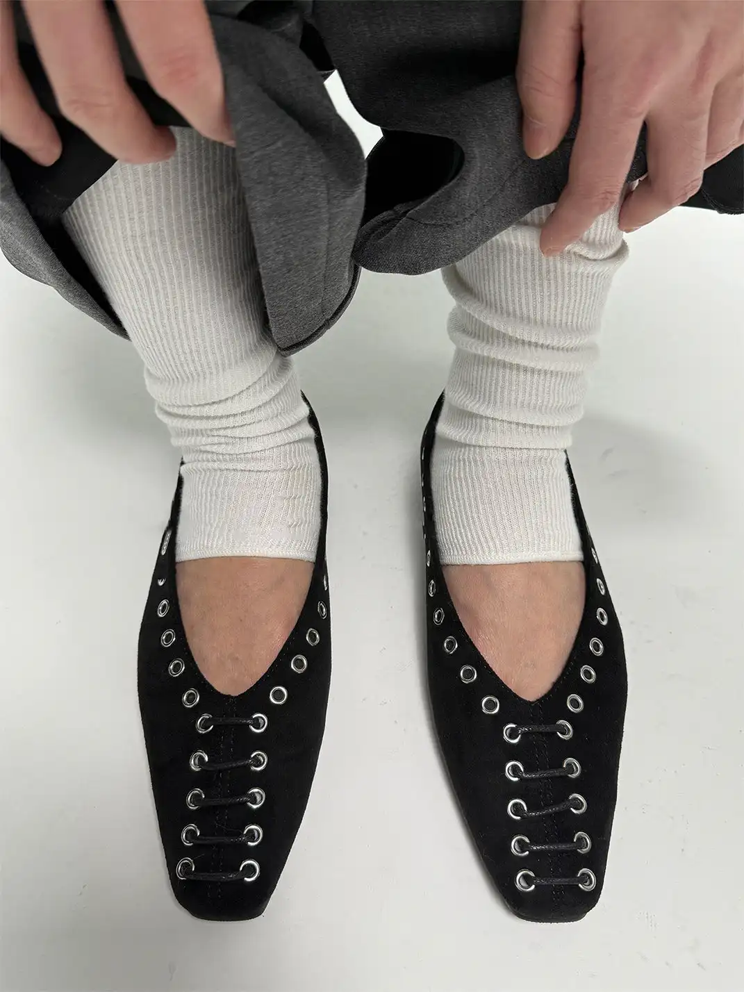 ABstract Garden | Studded Square-Toe Low-Cut Flat Shoes