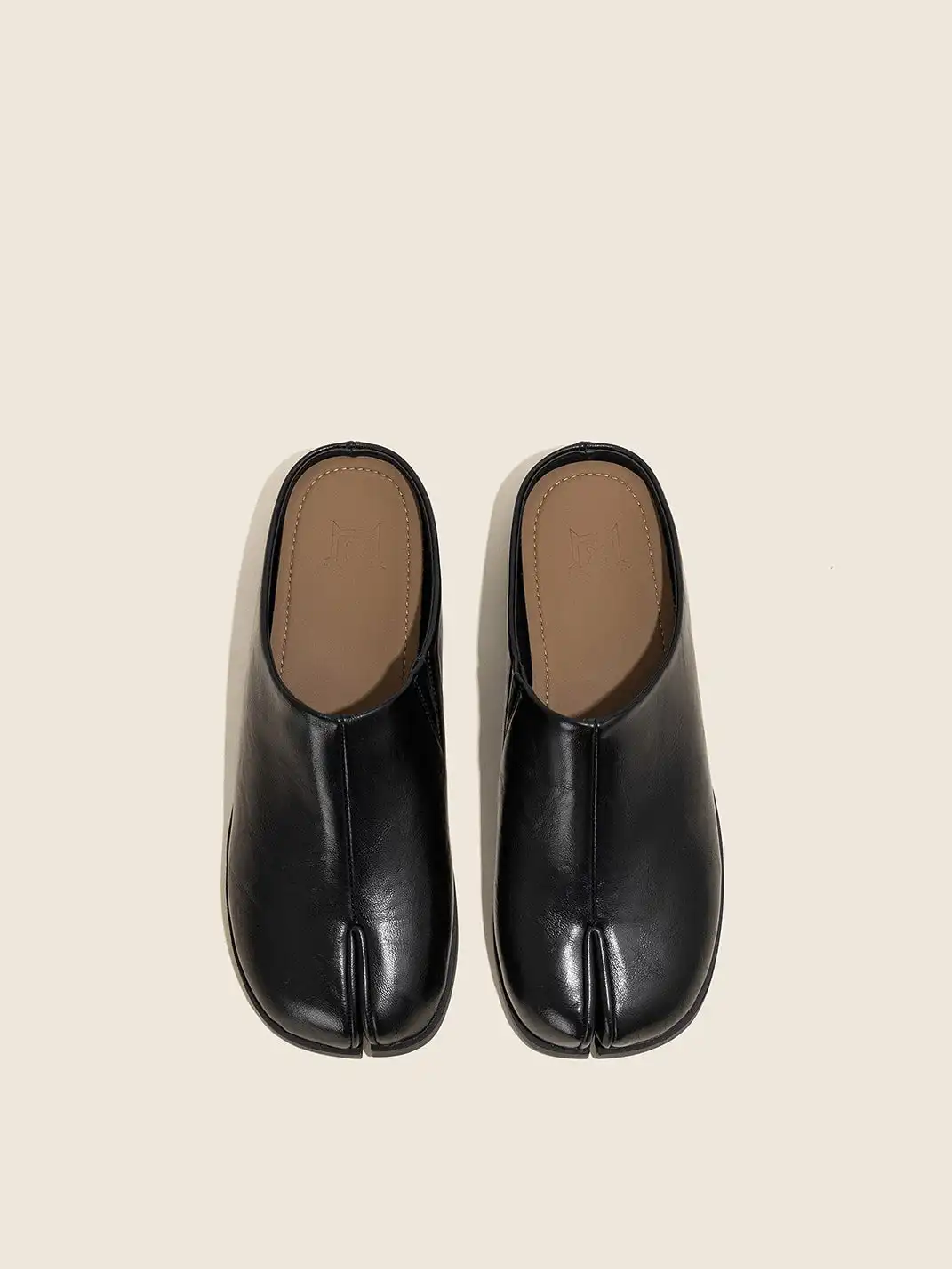 OLDMEOW | Split-toe Flat Sandals