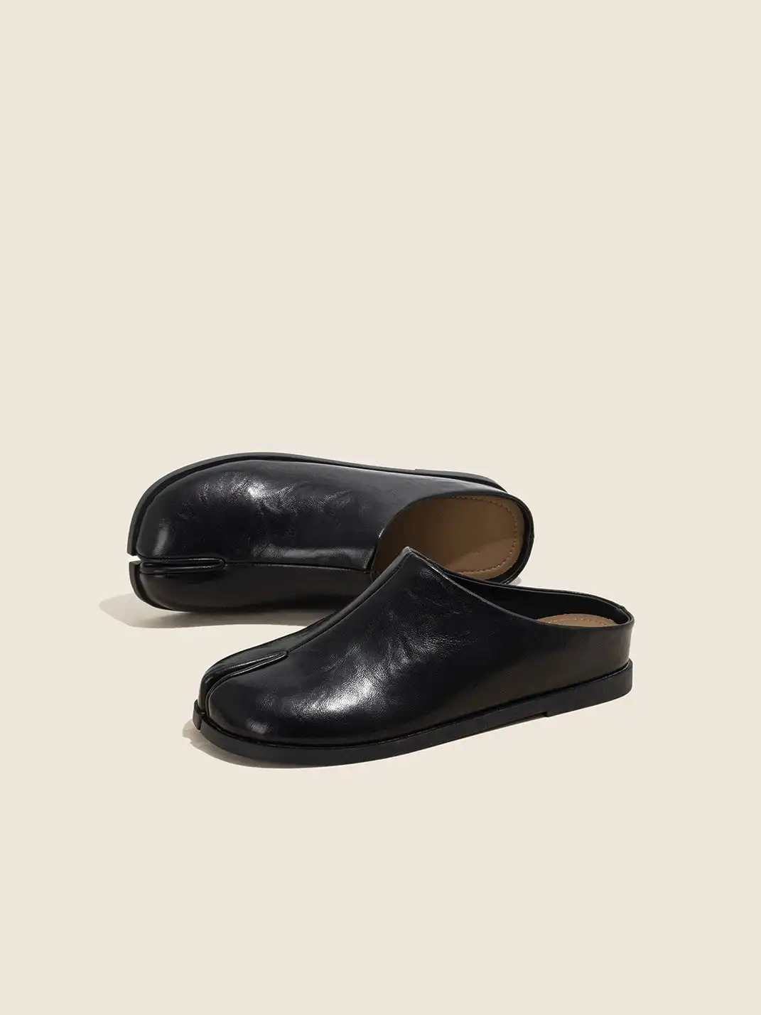 OLDMEOW | Split-toe Flat Sandals