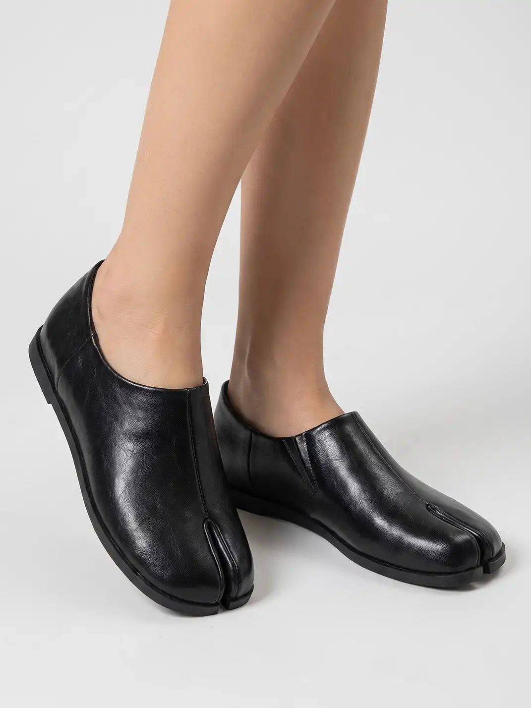 OLDMEOW | Low-Cut Retro Split-Toe Loafers