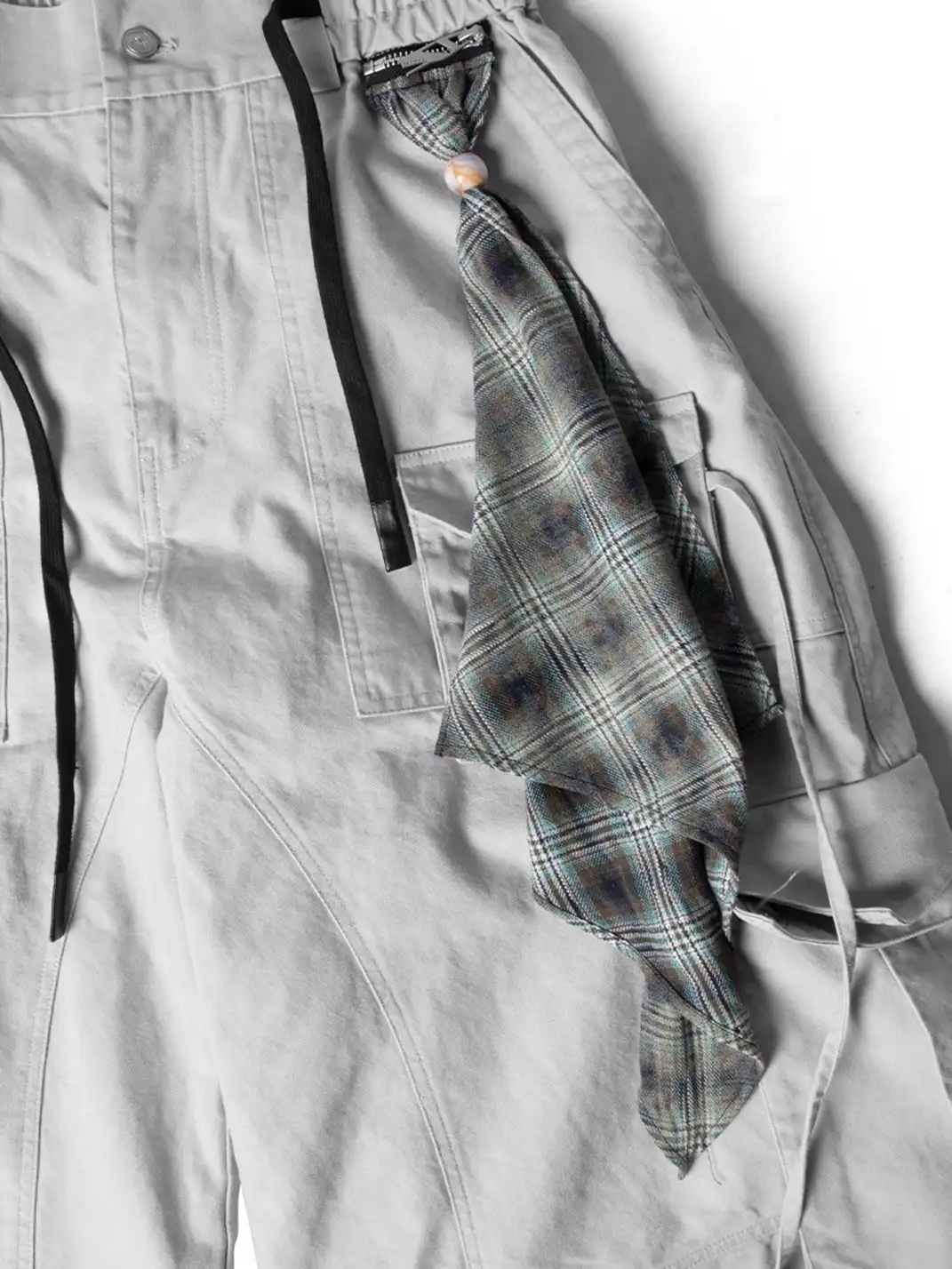 RELABEL | Multi-Pocket Detachable Scarf Distressed Cargo