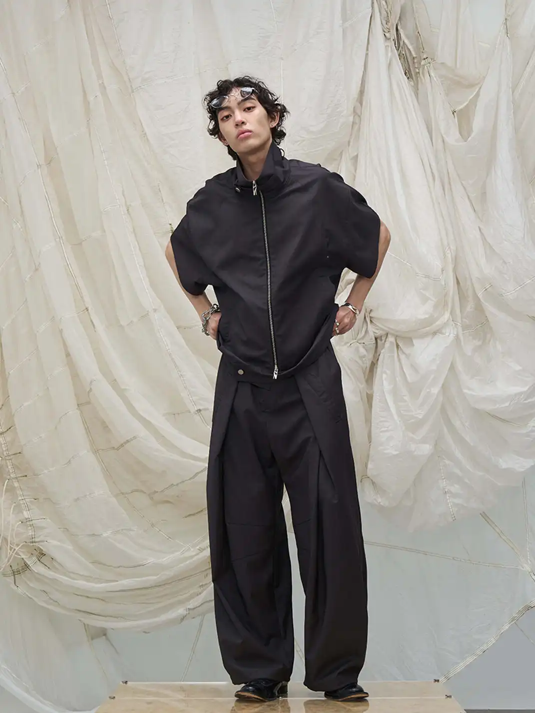 RELABEL | Pleated Drawstring Curved Wide-Leg Trousers