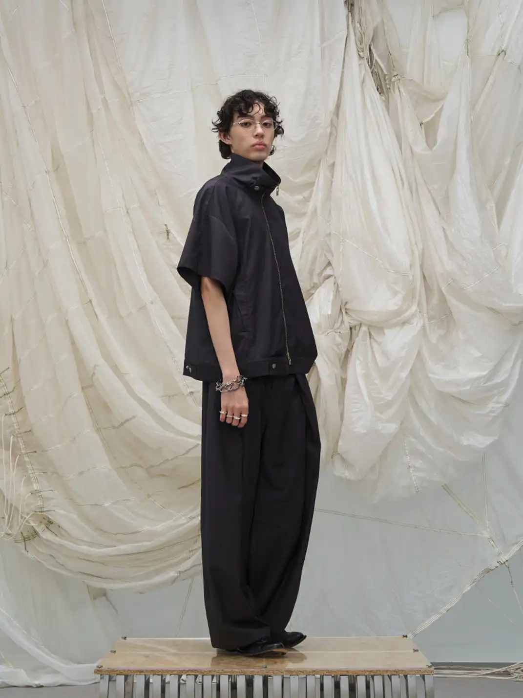 RELABEL | Pleated Drawstring Curved Wide-Leg Trousers