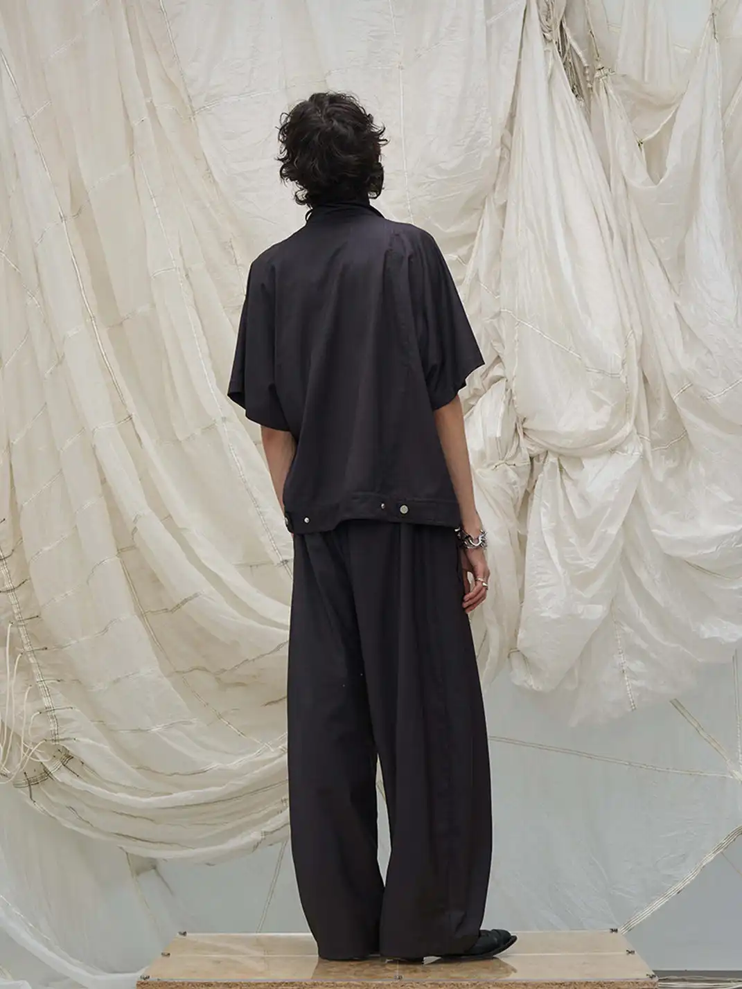 RELABEL | Pleated Drawstring Curved Wide-Leg Trousers