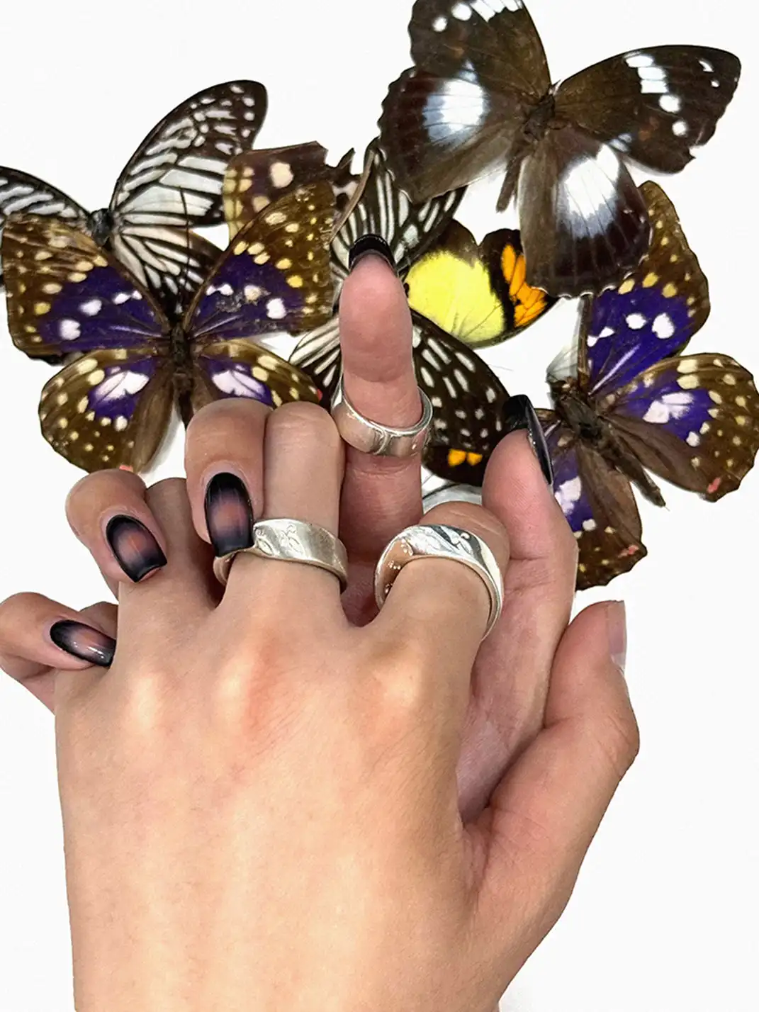 RELABEL | Alien-Shaped Ring with Opening