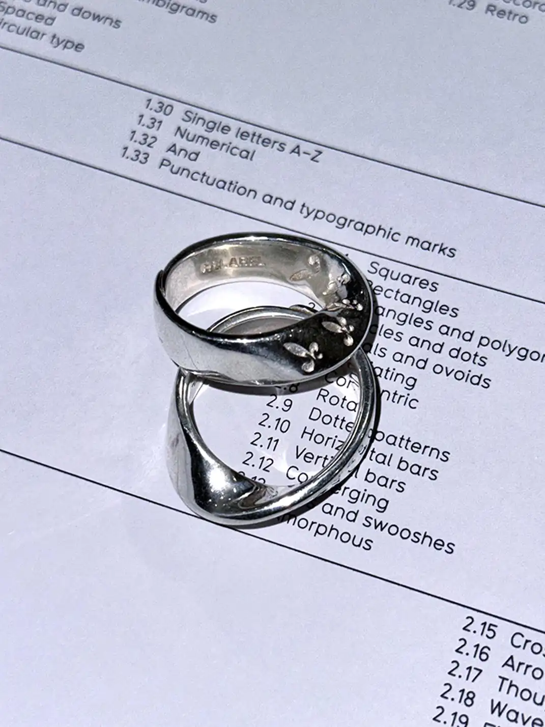 RELABEL | Alien-Shaped Ring with Opening