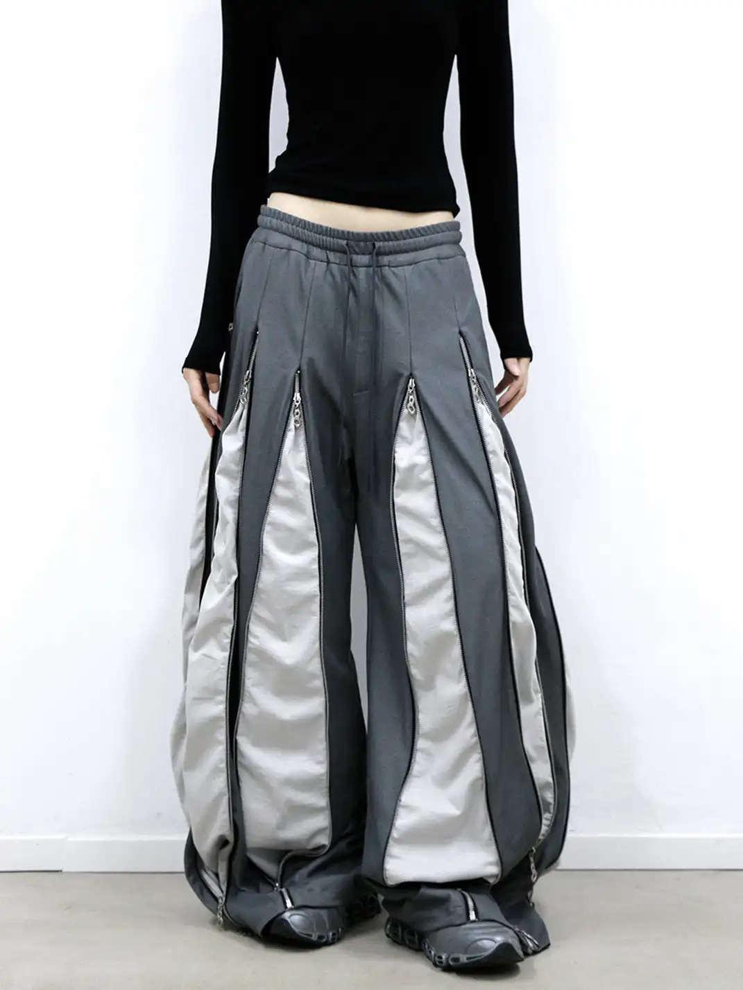 RELABEL | Multi-Zipper Adjustable Sweatpants