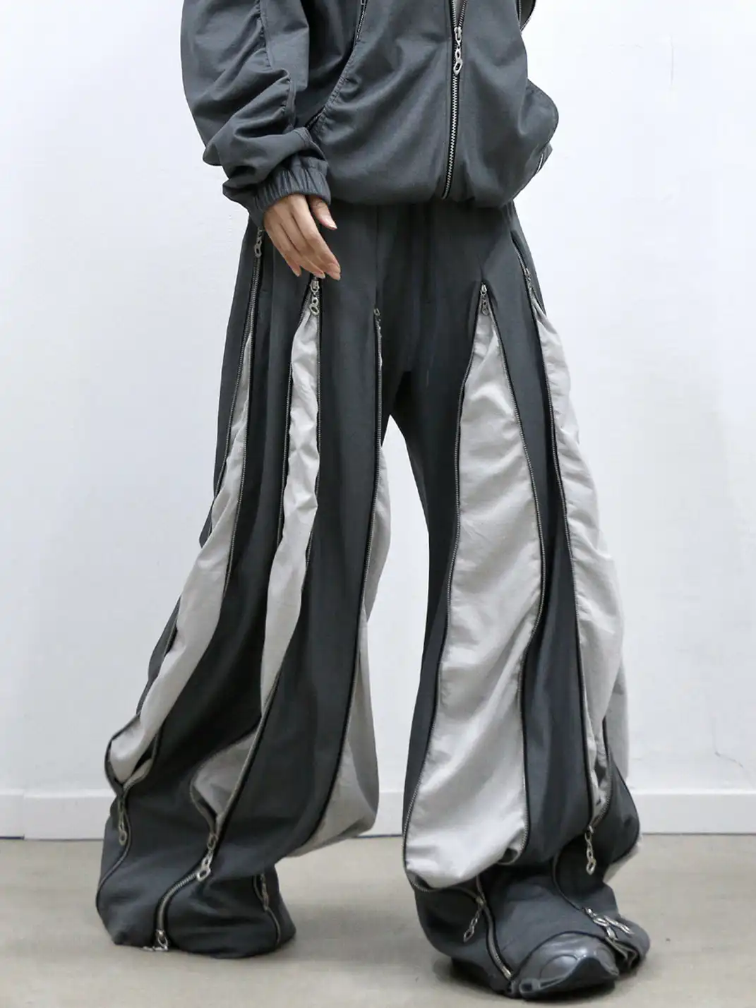 RELABEL | Multi-Zipper Adjustable Sweatpants