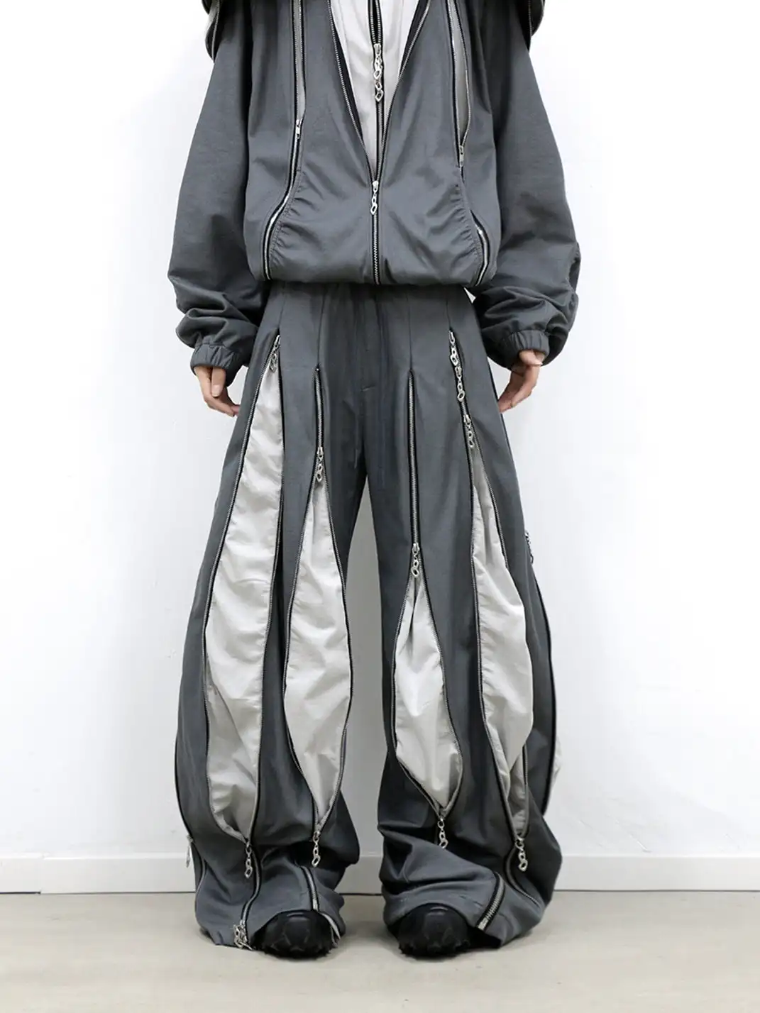 RELABEL | Multi-Zipper Adjustable Sweatpants