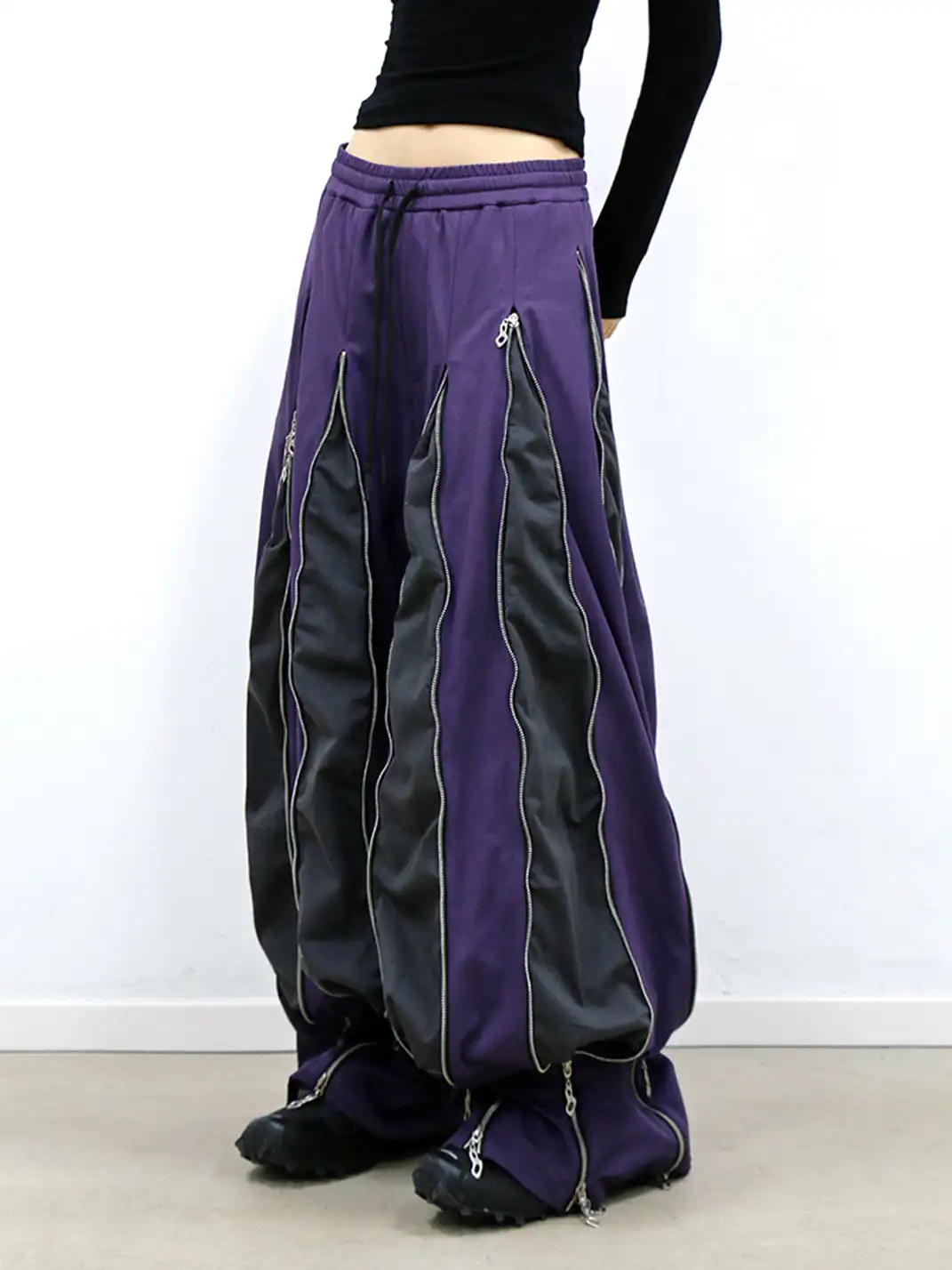 RELABEL | Multi-Zipper Adjustable Sweatpants