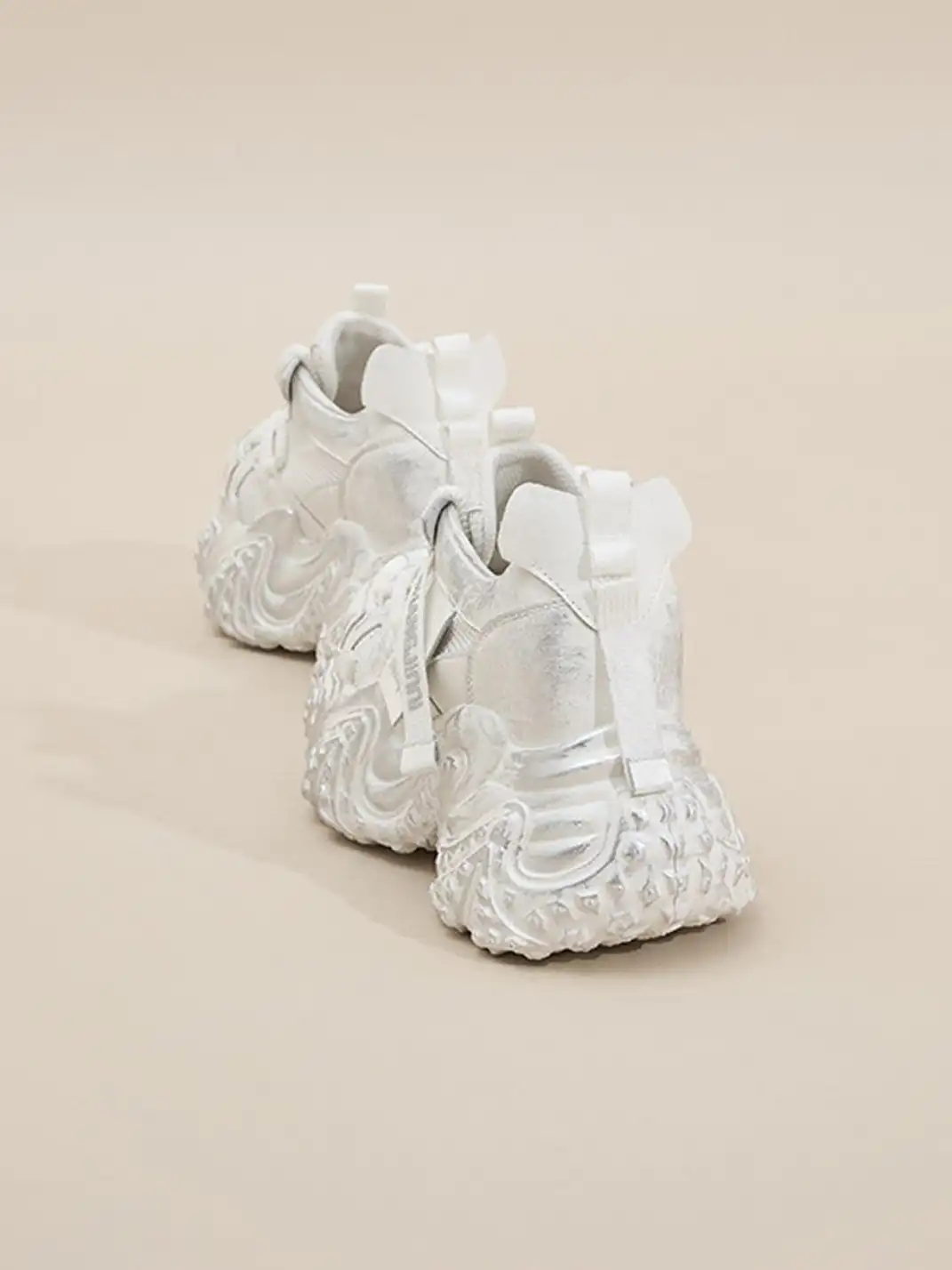 GRACE PANDA | Distressed Platform Dad Shoes-White