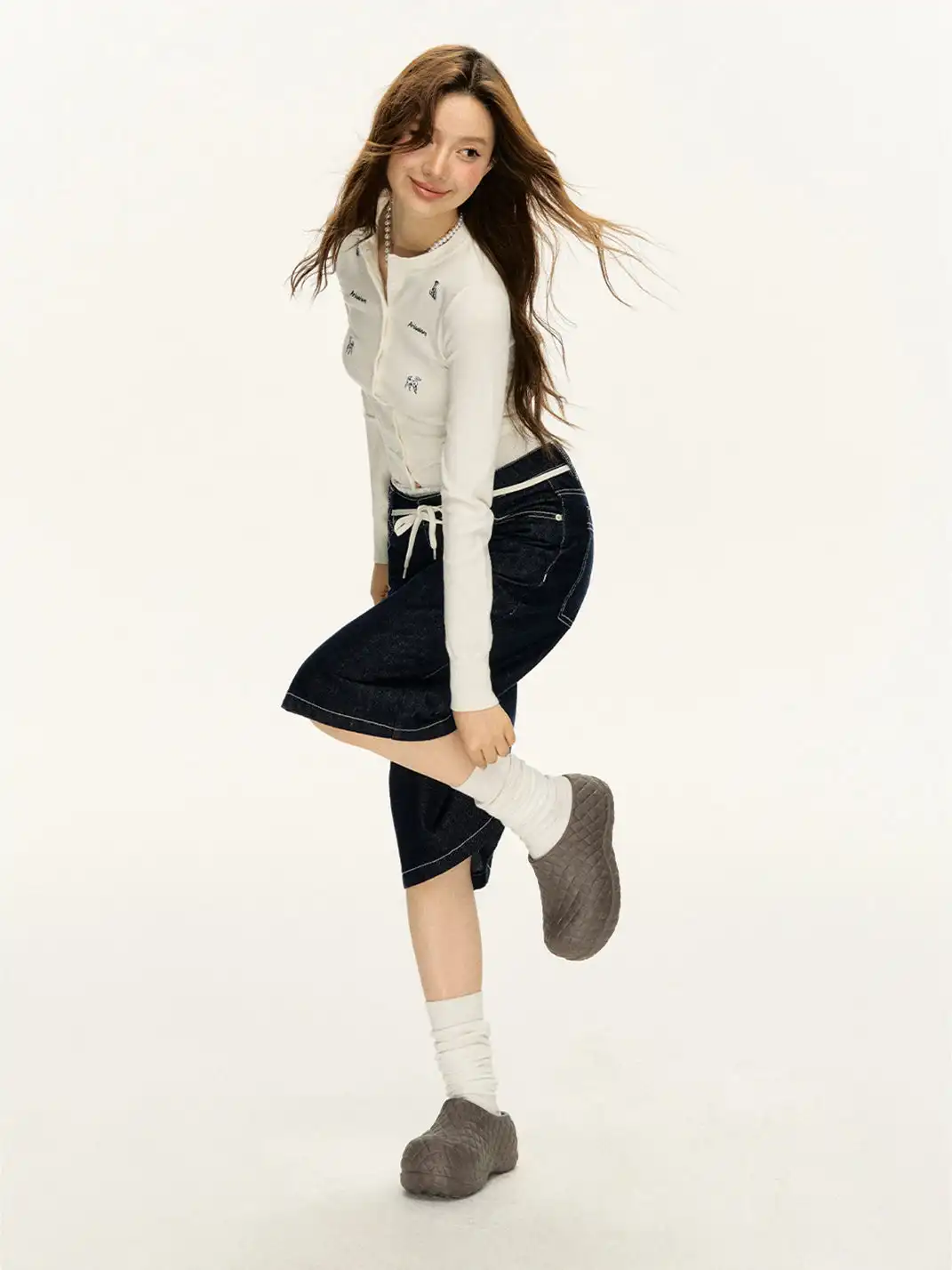 ARISEISM | Textured Platform Closed-Toe Slippers