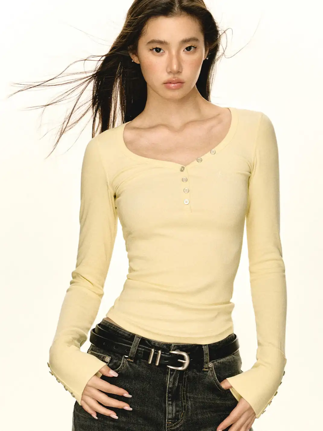 ARISEISM | Retro V-Neck Slim-Fit Tee