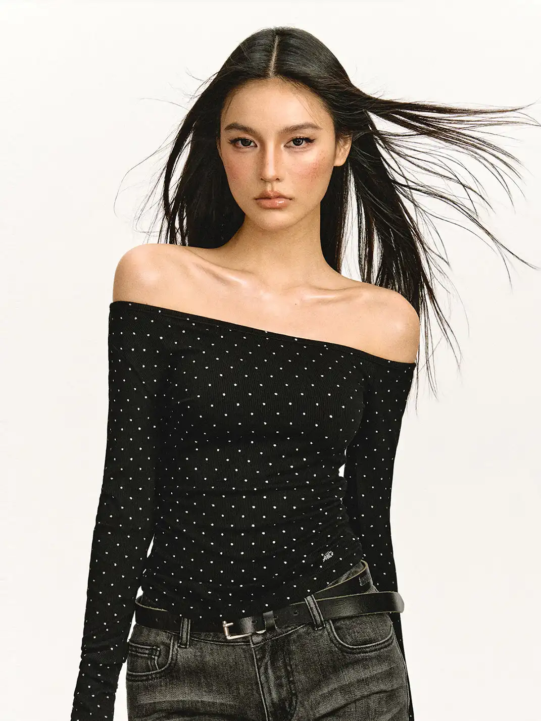 ARISEISM | Rhinestone-Studded Off-Shoulder Tee