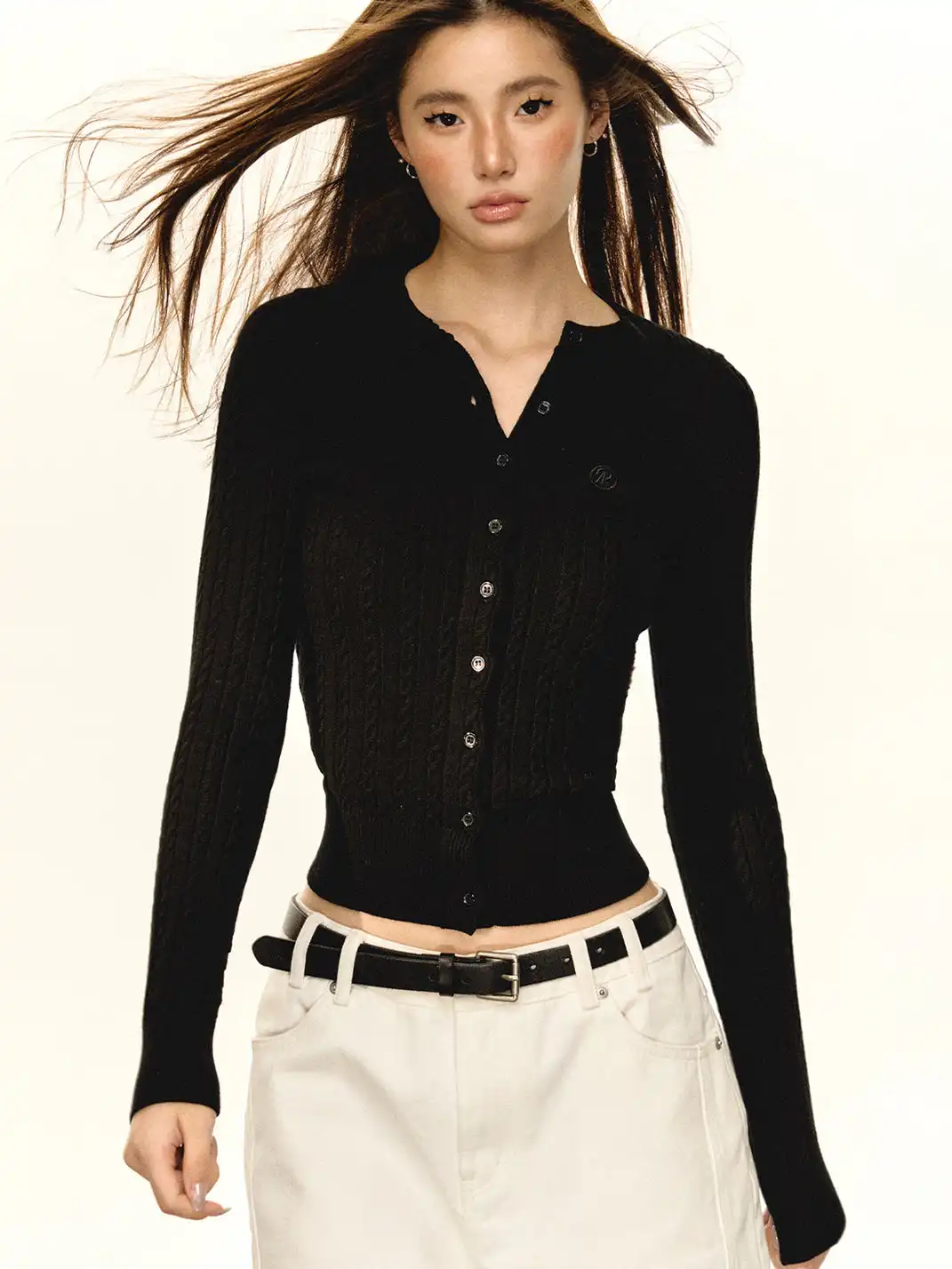 ARISEISM | Retro Round Neck Slim Fit Knit Sweater