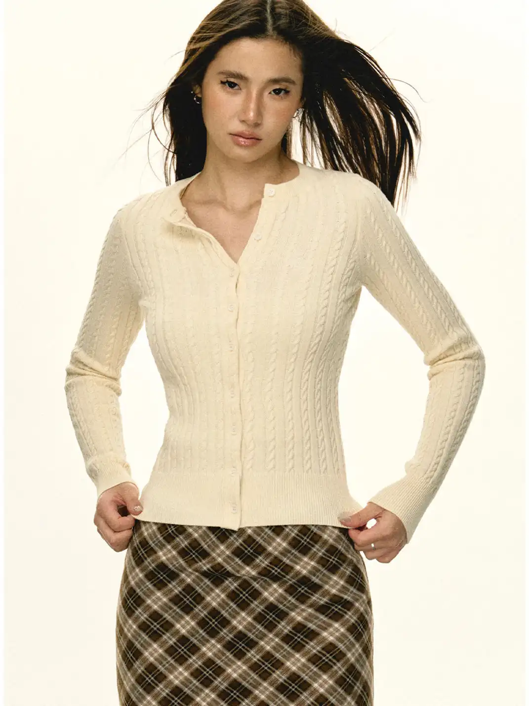ARISEISM | Retro Round Neck Slim Fit Knit Sweater