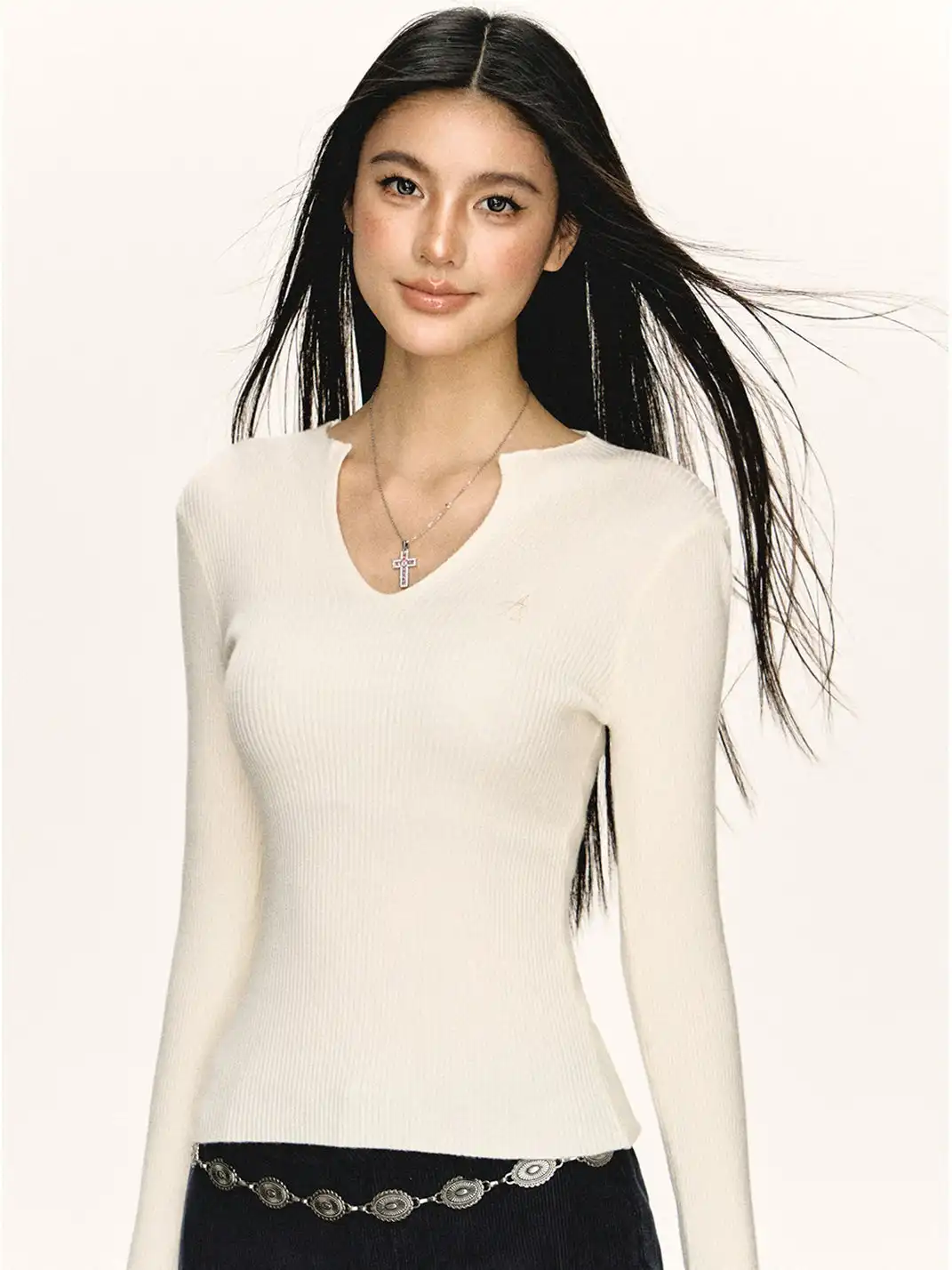 ARISEISM | Retro V-Neck Slim-Fit Long Sleeve