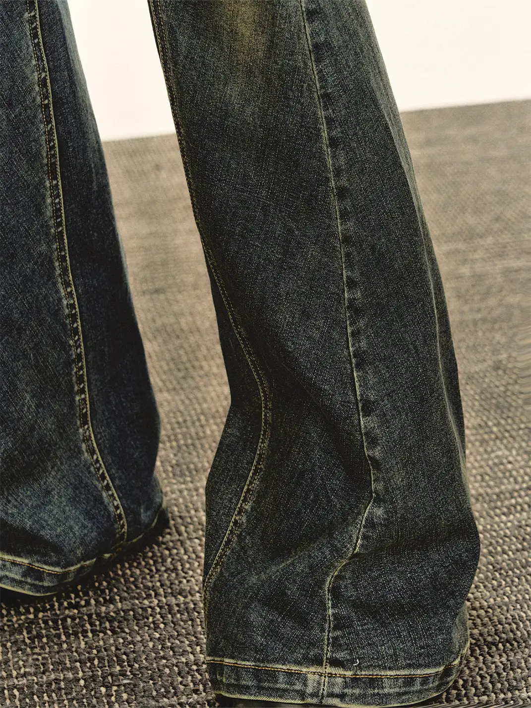 ARISEISM | Retro-Style Flared Jeans