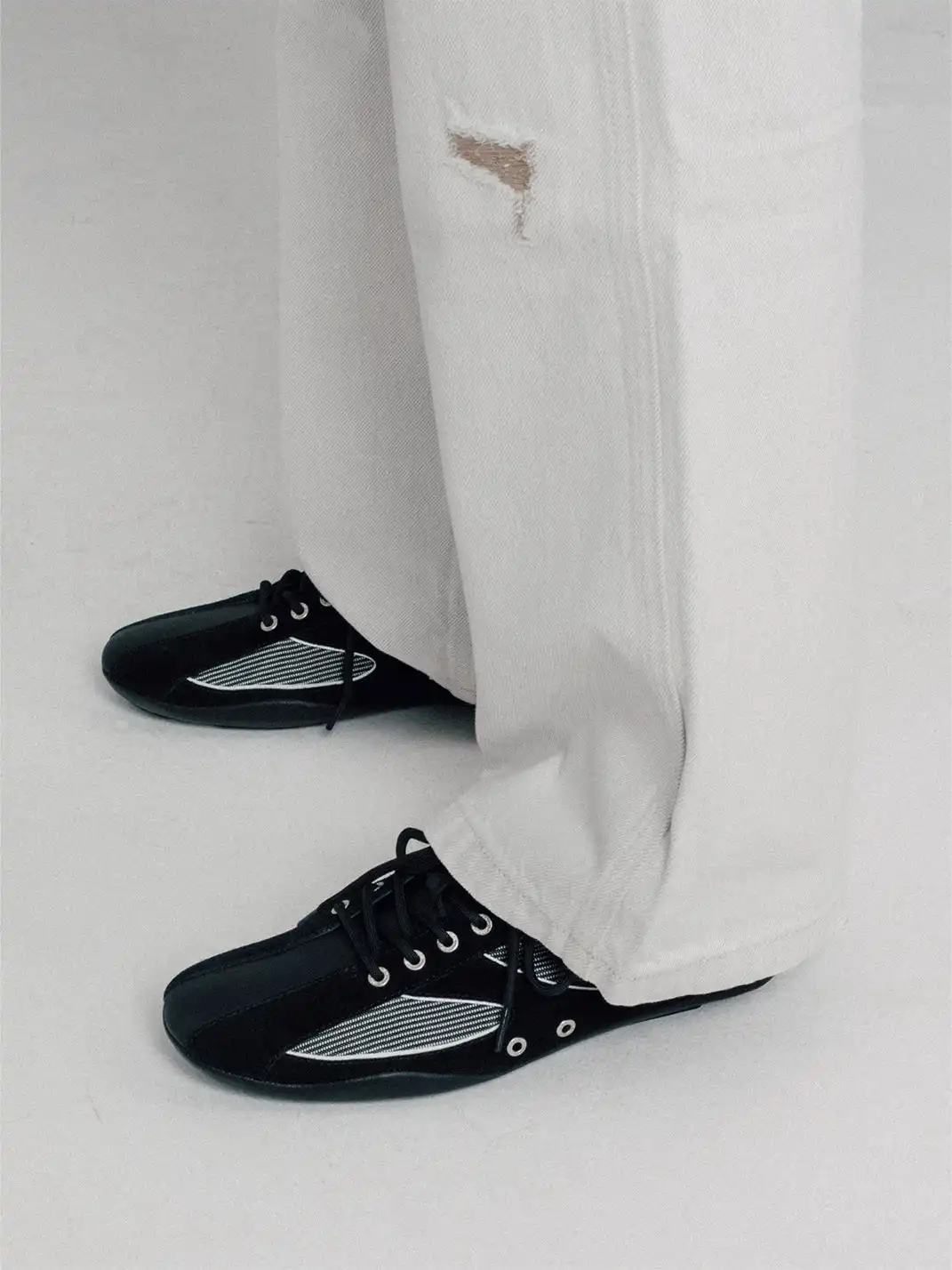 DYZZYMOTIF | Lace-Up Color-Blocked Suede Cowhide Thin-Soled Shoes-Black