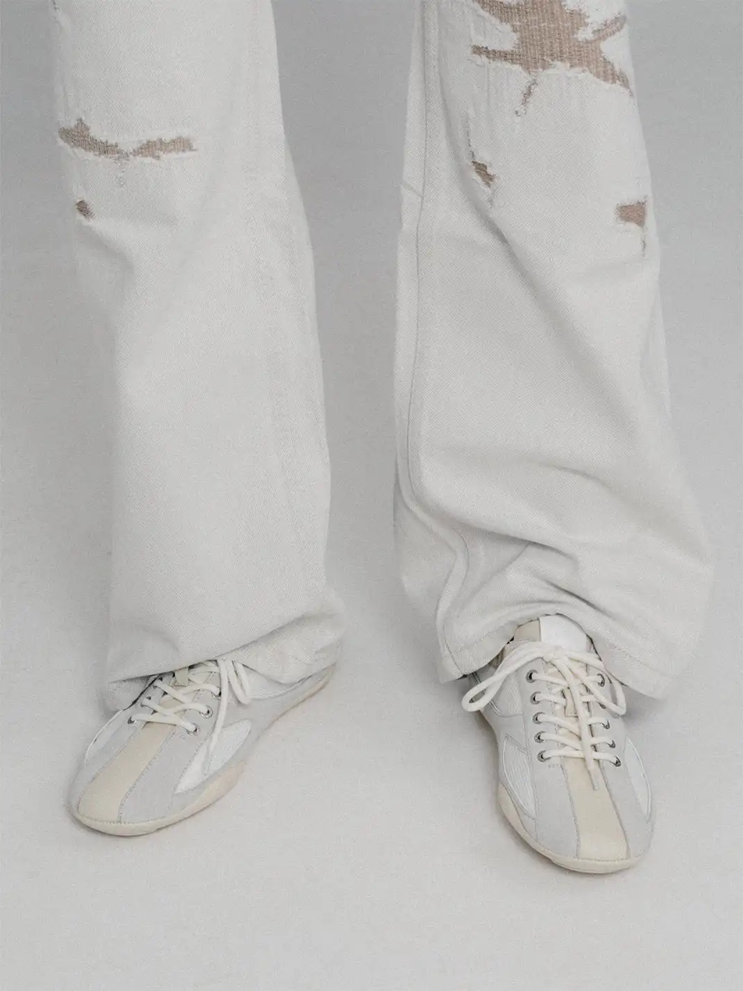 DYZZYMOTIF | Lace-Up Color-Blocked Suede Cowhide Thin-Soled Shoes-White