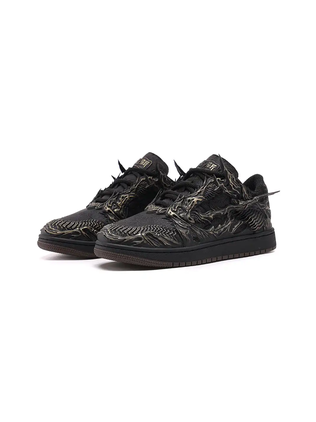 SGSX | Dragon Embossed Low-Top Sneakers-Black