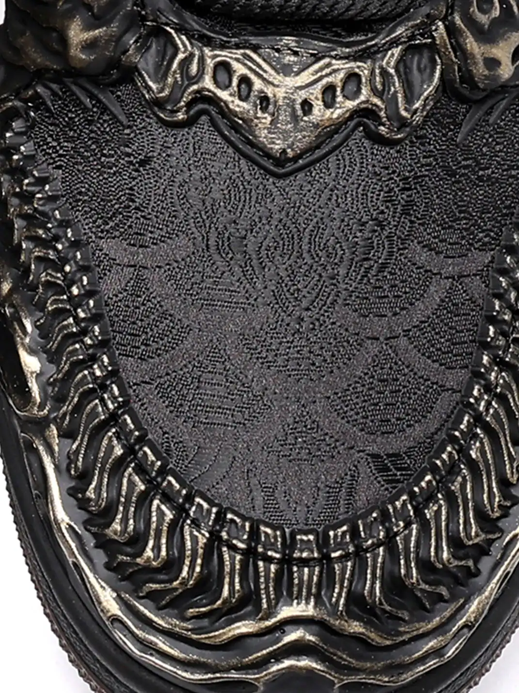SGSX | Dragon Embossed Low-Top Sneakers-Black