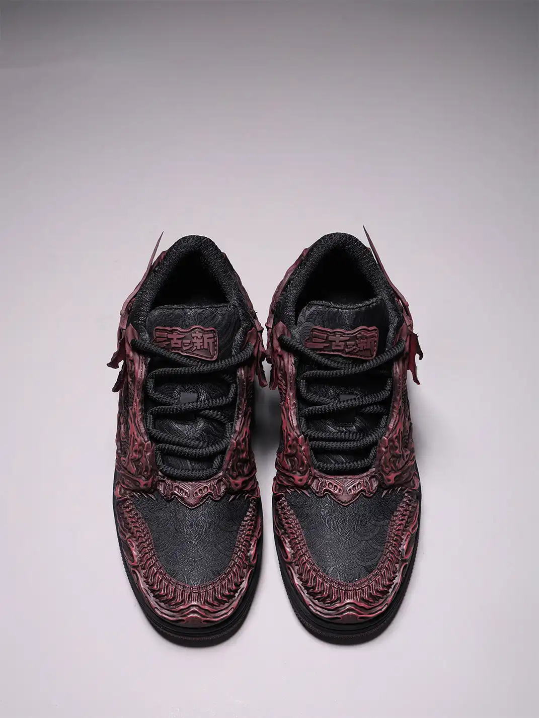 SGSX | Dragon Embossed Low-Top Sneakers-Red