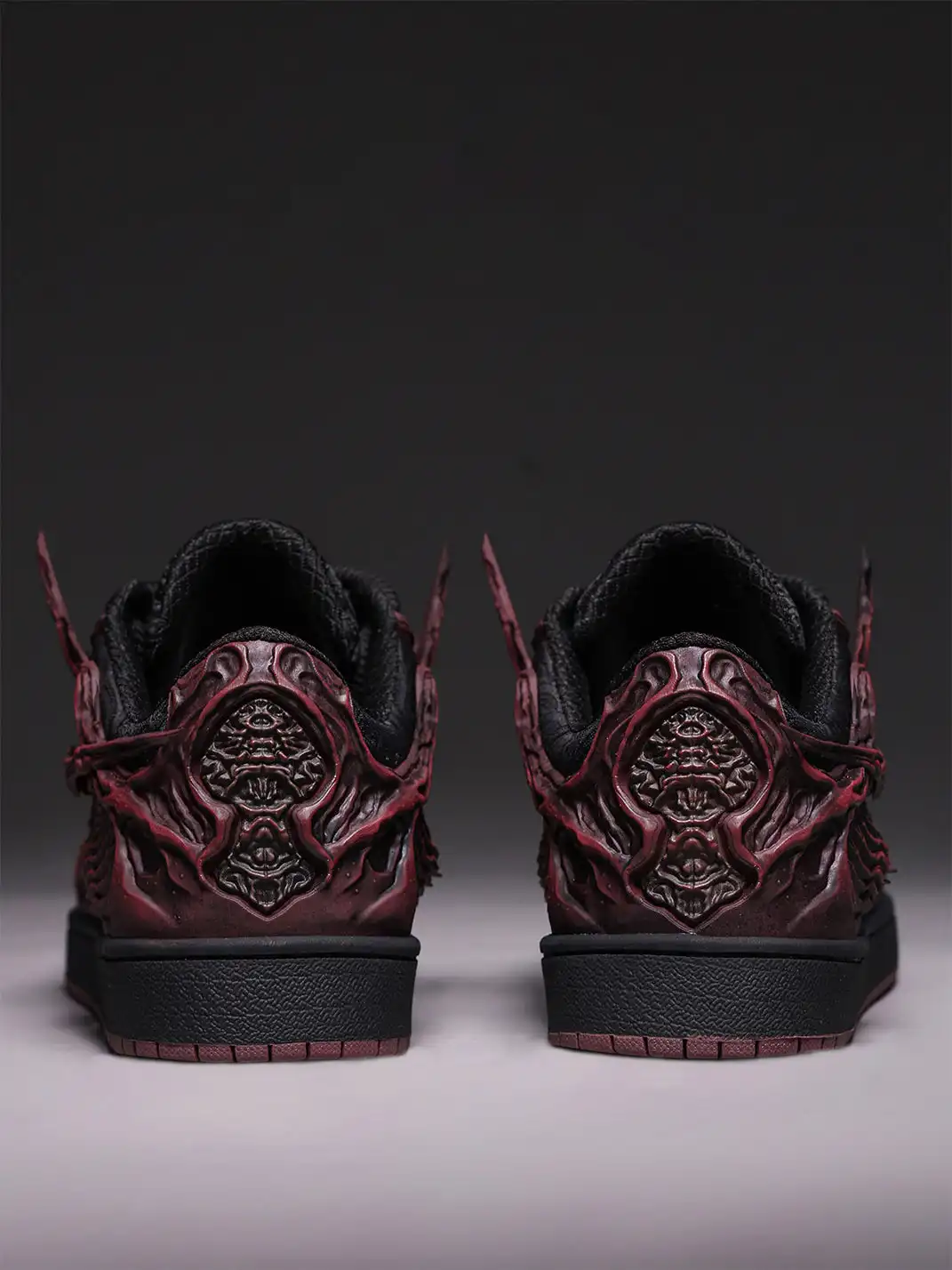 SGSX | Dragon Embossed Low-Top Sneakers-Red