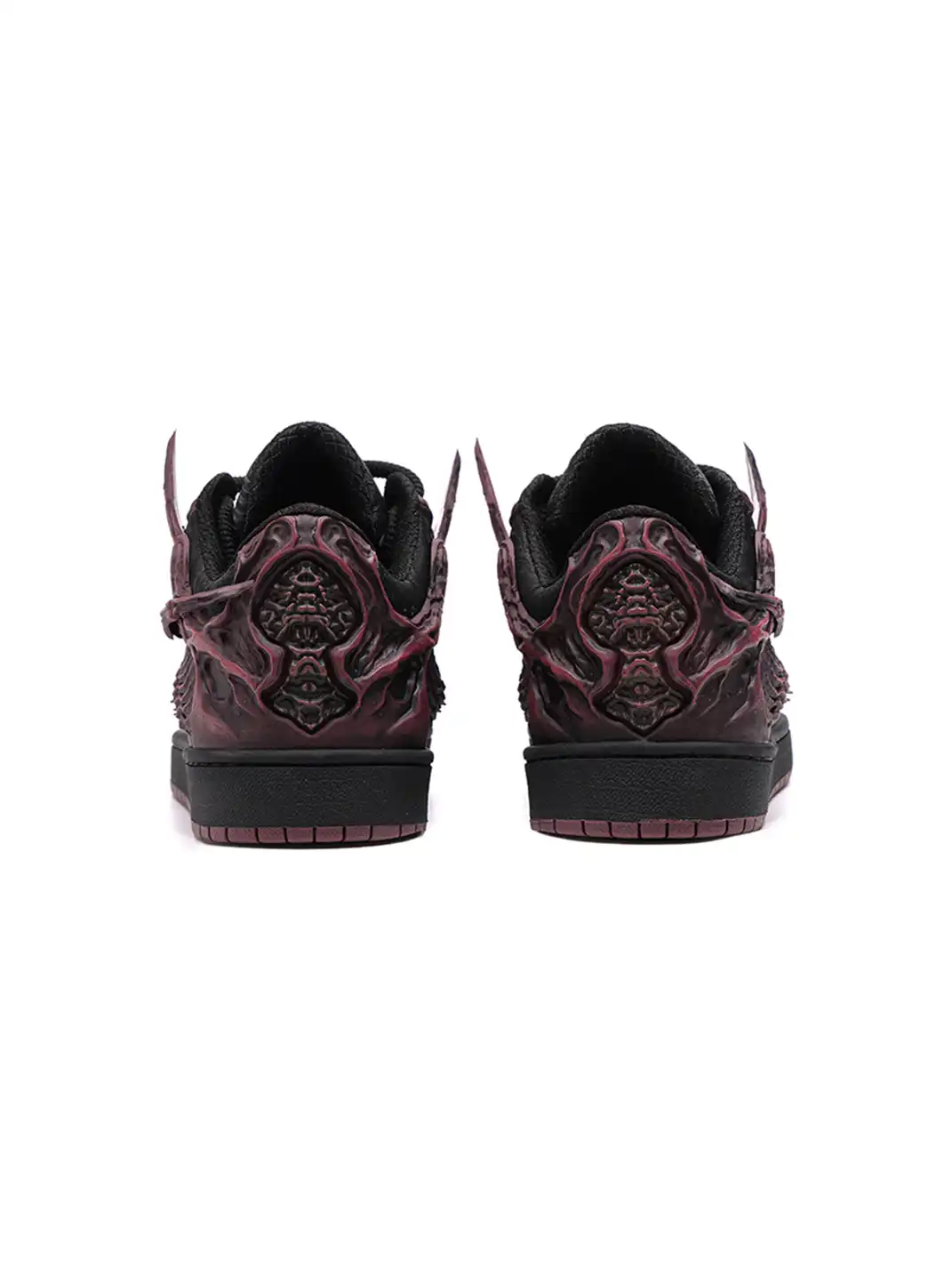 SGSX | Dragon Embossed Low-Top Sneakers-Red