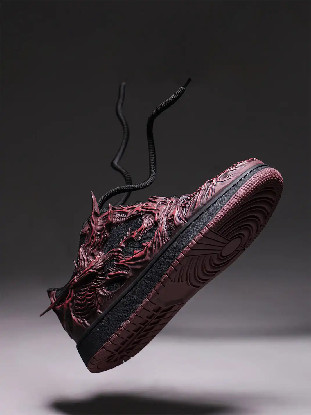 SGSX | Dragon Embossed Low-Top Sneakers-Red