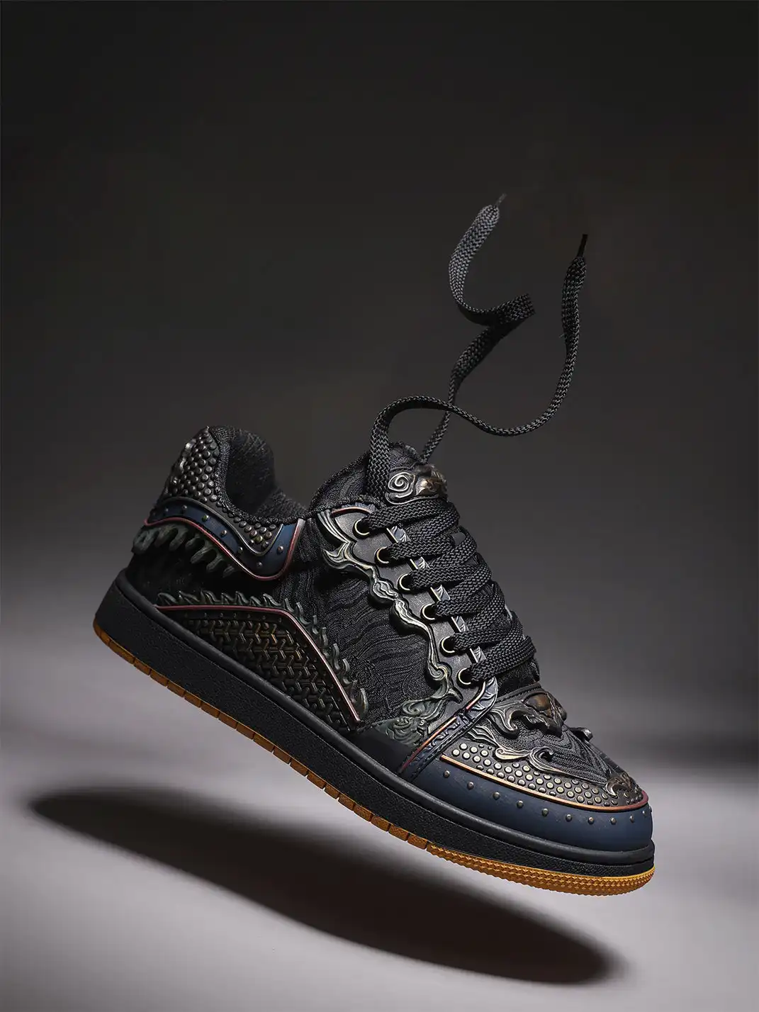SGSX | Dragon Scale Embossed Low-Top Sneakers