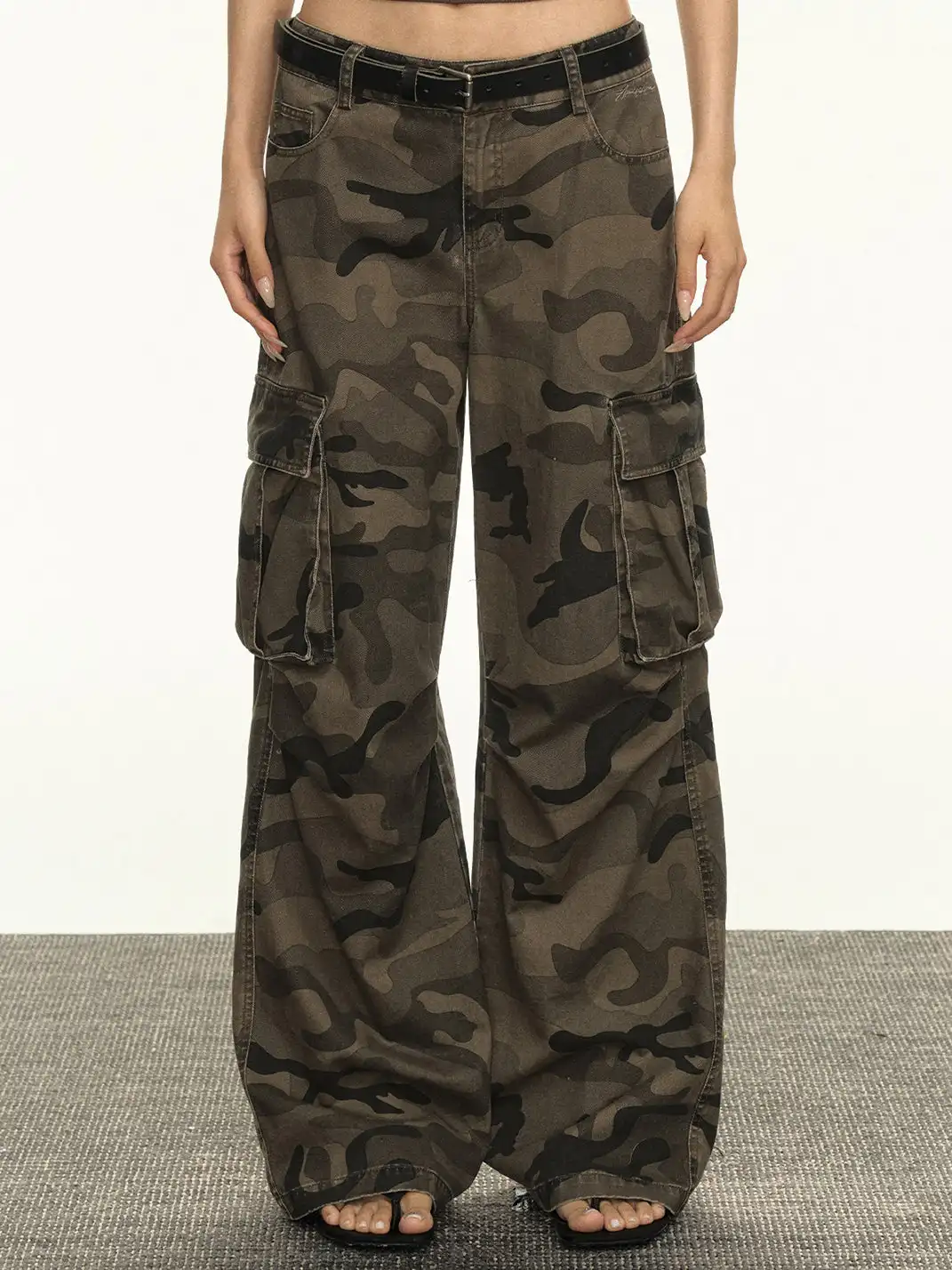 ARISEISM | Low-Rise Camouflage Cargo Casual Pants
