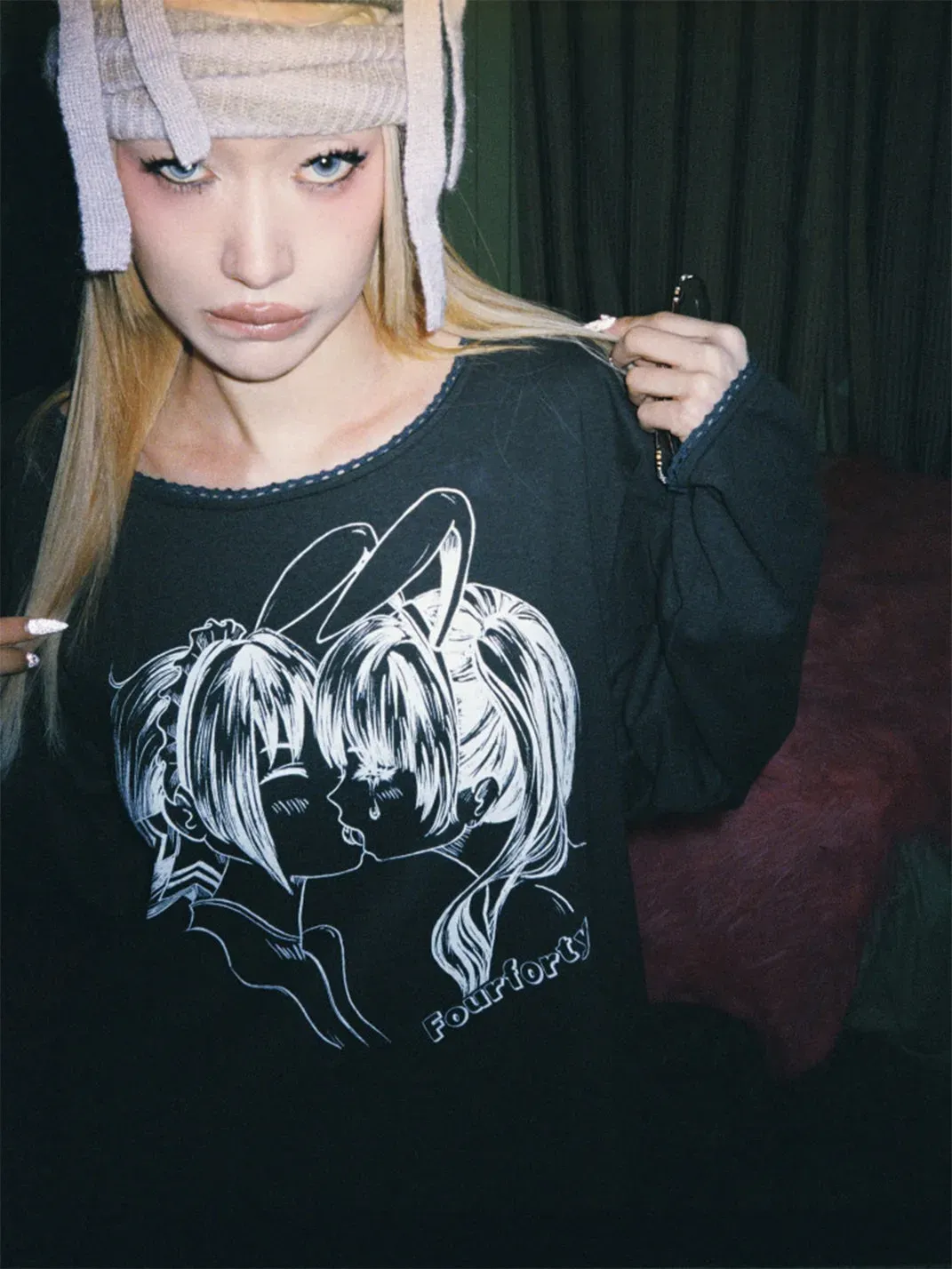 FOURFORTY | Kissing Girl T-shirt