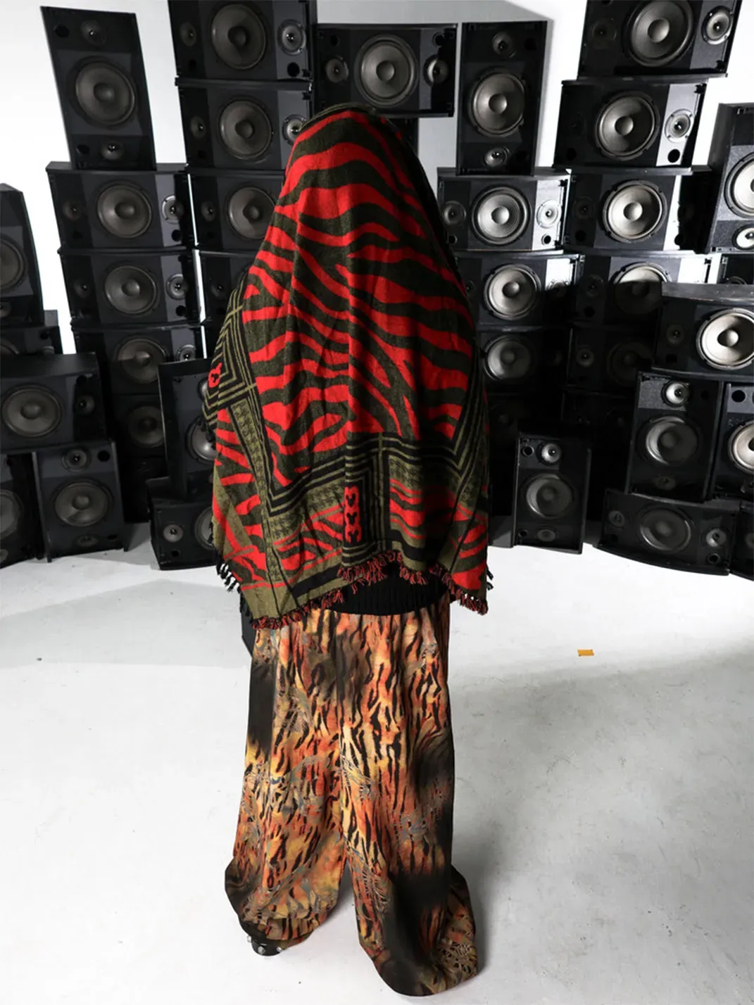 PCCVISION | Red and Green Tiger-Striped Tassel Shawl