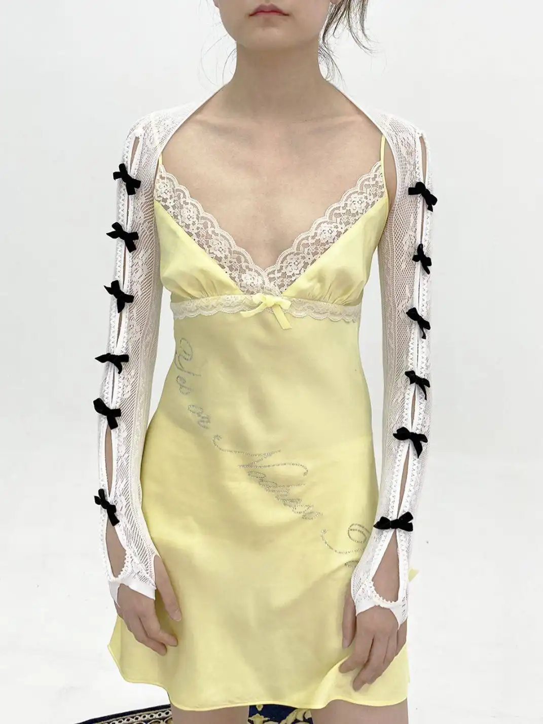 nodress | Lace Velvet Bow Vest