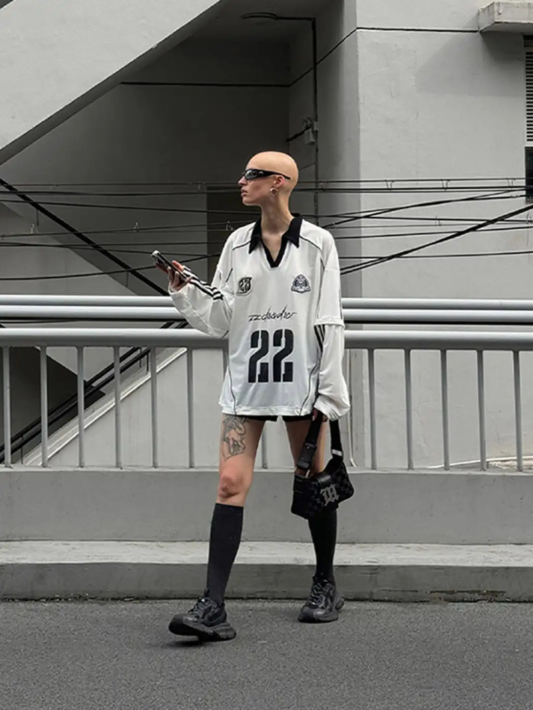 22 doodle | Detachable Sleeve Letter Print T-Shirt