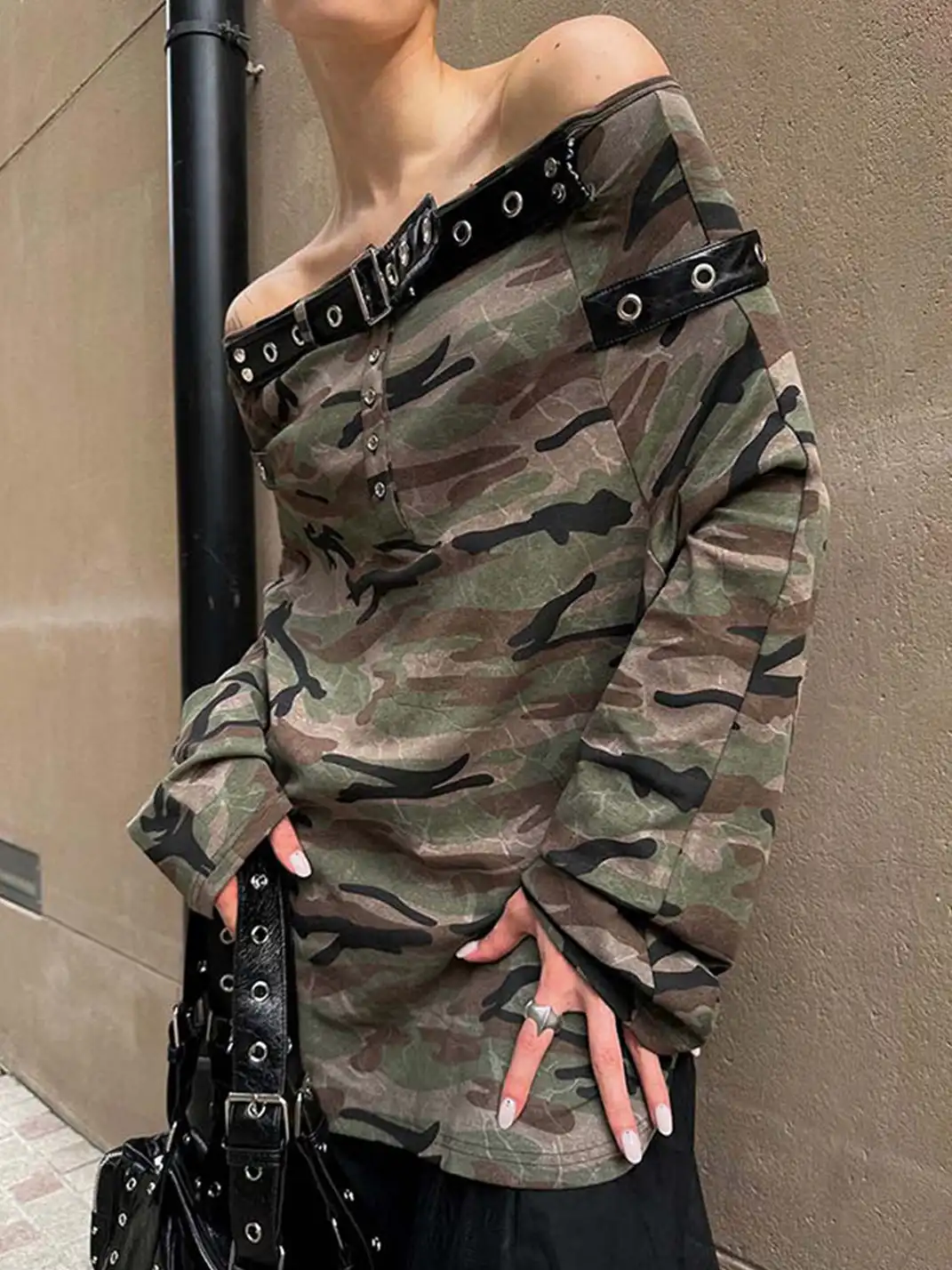 22 doodle | Off-Shoulder Camouflage Long-Sleeve Top